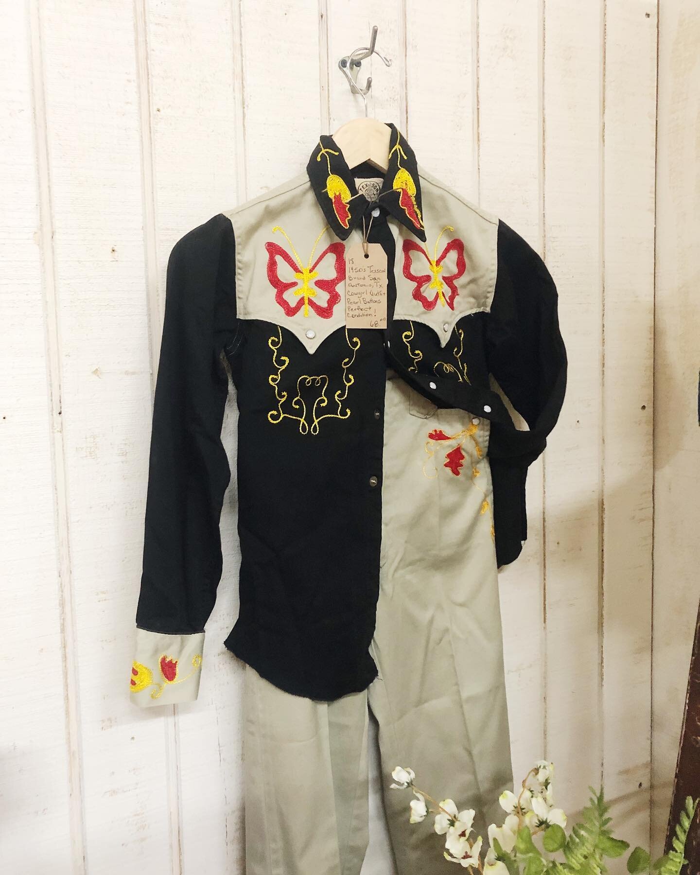 &quot;1950's Texson Brand San Antonio, TX Cowgirl Outfit Pearl Buttons Perfect Condition!&quot; 😇😇