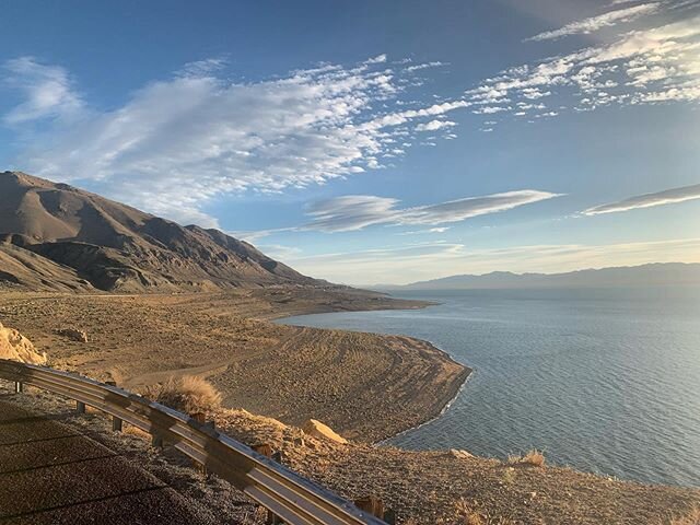 Sunrise over Walker Lake 🌄
.
.
.
.
.
.
.
#roadpics #roadtrip #rving #rvlife #fulltimerv #motorhomelife #walkerlake #natureisbeautiful #lgbtqtravellers #sunrise #otherworldtravels