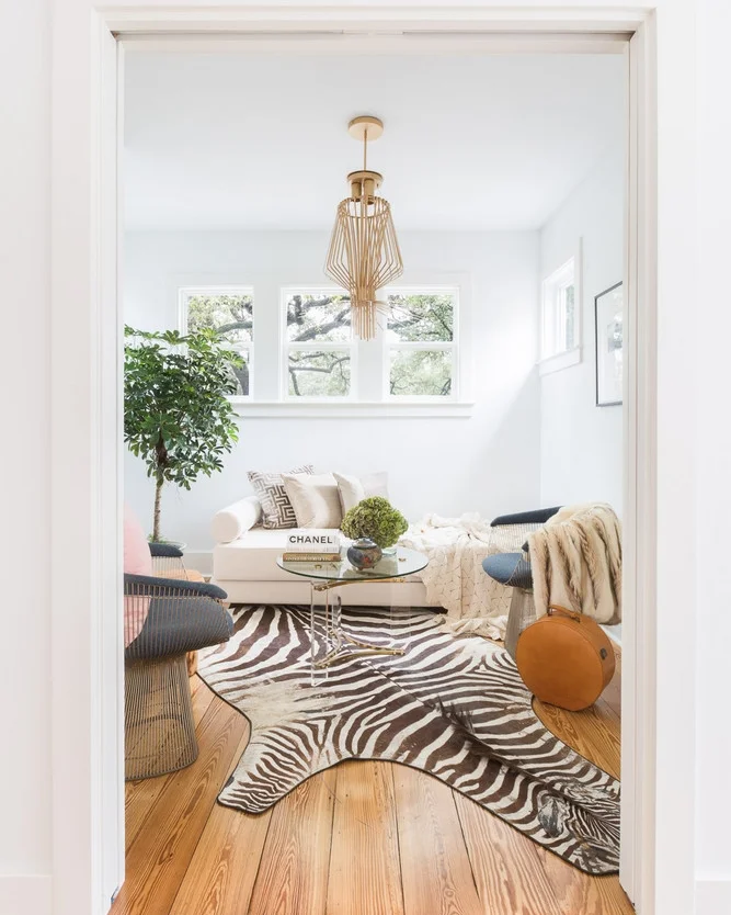 pinks-rule-in-this-eclectic-austin-home-5a43cd41604f27084a0d3b45-w1000_h1000.jpg