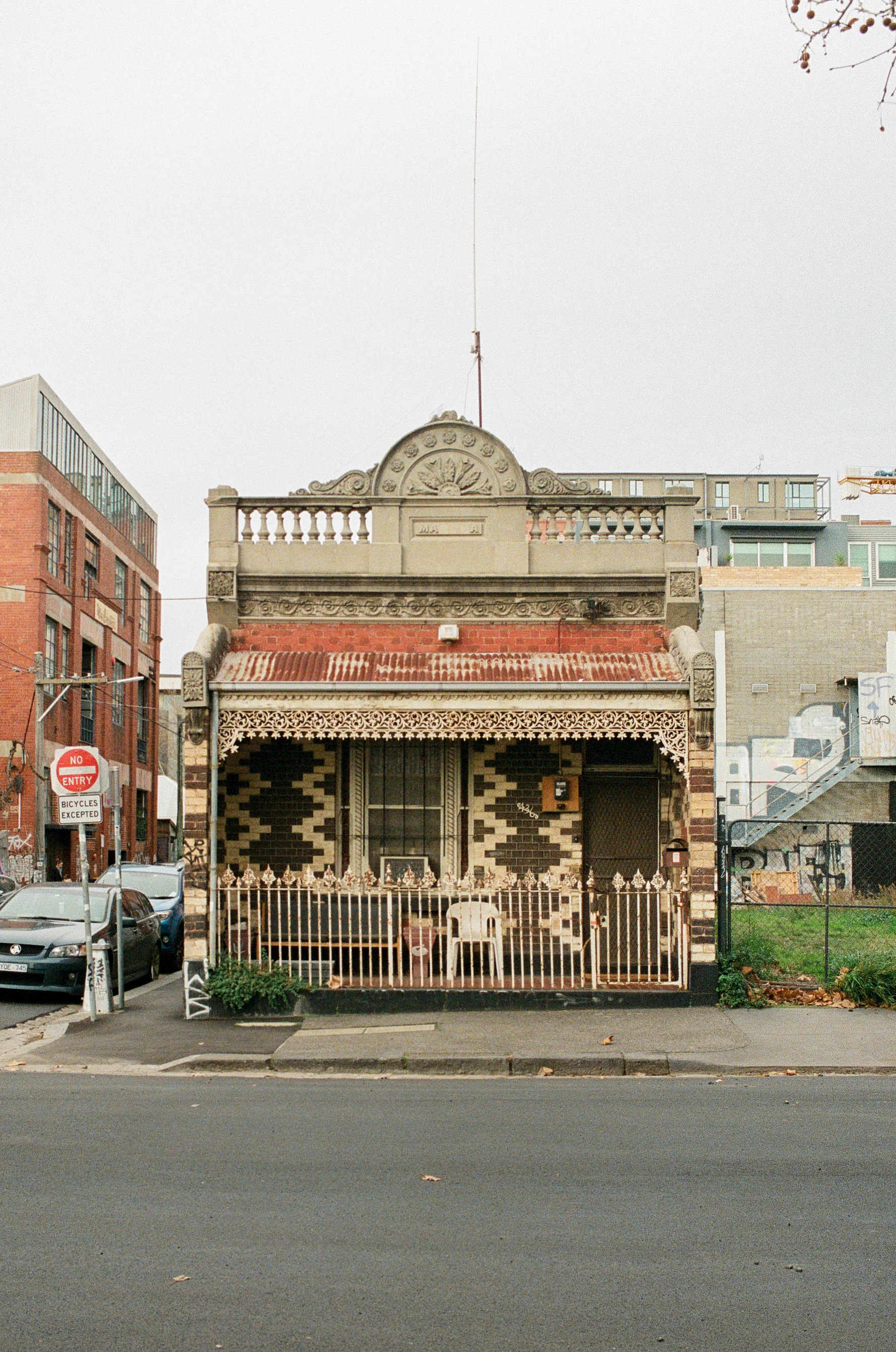 CameraAssembly_Jonas_Portra800_13.jpg