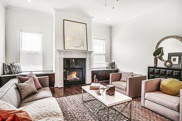 How inviting is this living space we staged?! Touches of color to compliment an otherwise neutral color pallet... just how we like it.
▫️
▫️
#StagedToSell #Design #HomeStaging #PropertyStylist #LivingRoom #FirePlace #Color #Neutral #Inviting #Designe