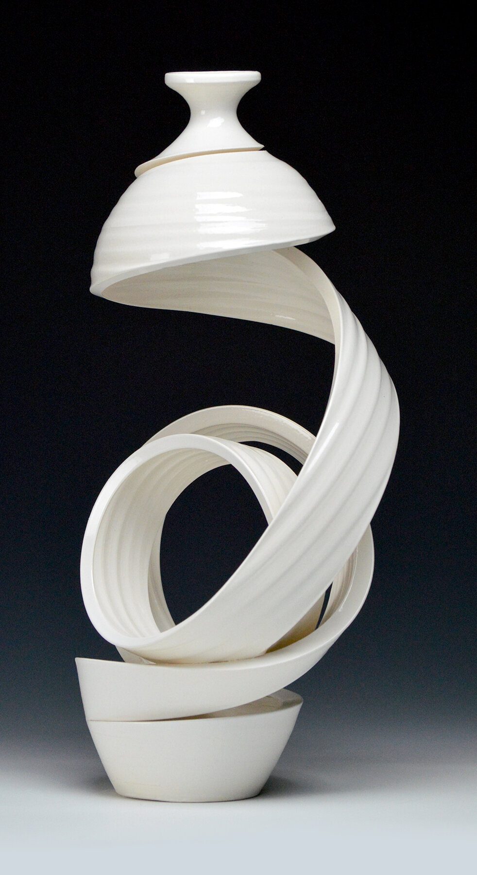 Spatial Spiral; Loop, 15.5 x 7.5 x 6.25 inches / 39.3 x 19 x 15.9 cm, ceramic, glaze, 2019