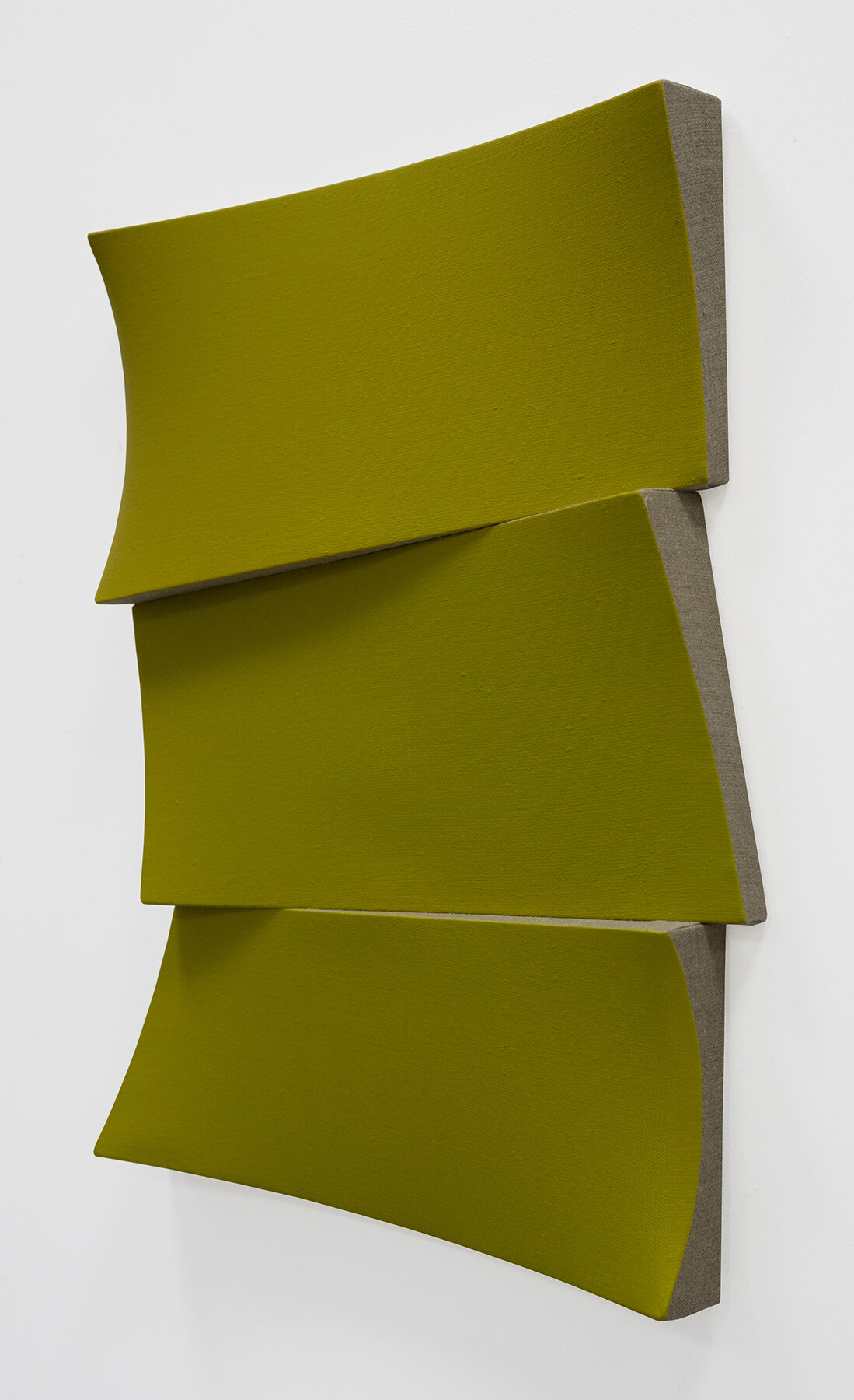 JAN MAARTEN VOSKUIL | Broken yellow stack (side view), 25.5 x 21 x 2 inches / 65 x 53 x 5 cm, acrylics on linen, 2019