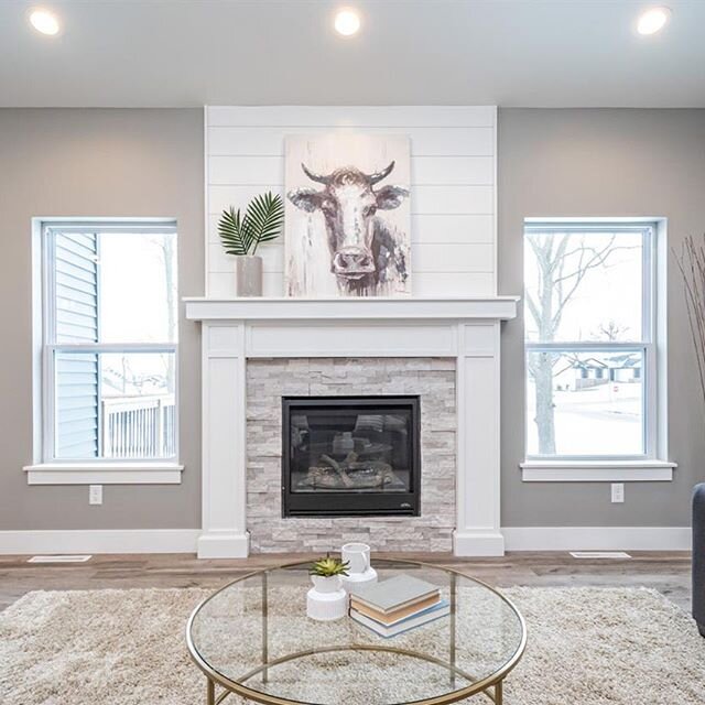 We 🖤 this living room&rsquo;s modern farmhouse vibe! Open 🏡 Sunday 2-3:30 if you&rsquo;d like to sneak a peek! 👉Click the #linkinbio for details.