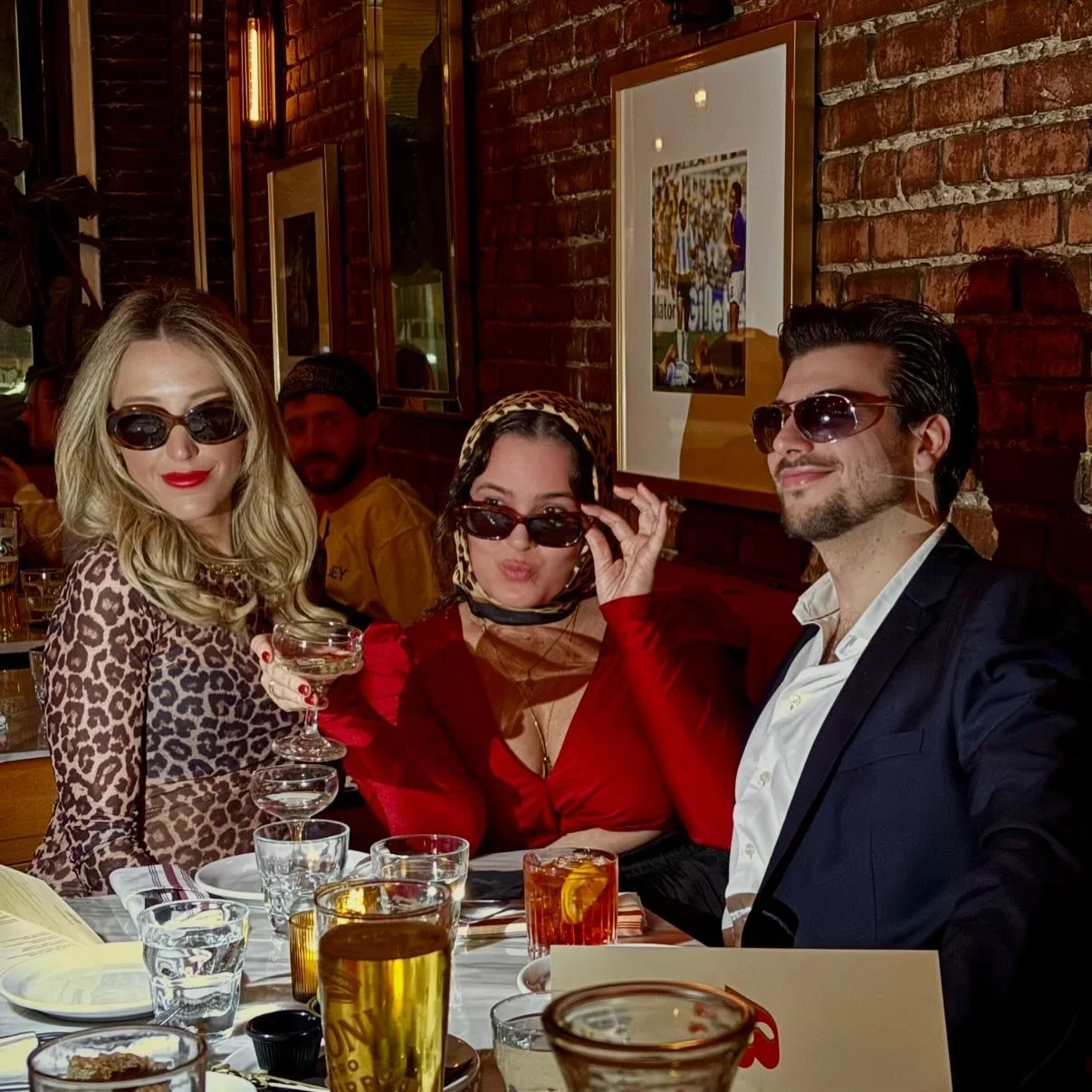 Buon compleanno, cara Carolina 💋 🌹 

The birthday theme was an Italian-inspired, classic gangster movie vibe 🗡️ 🍝 🇮🇹 &hellip; Hope we did it justice 🌶️ !!

&bull;
#italian #mobsters #birbante #italianaesthetic #compleanno