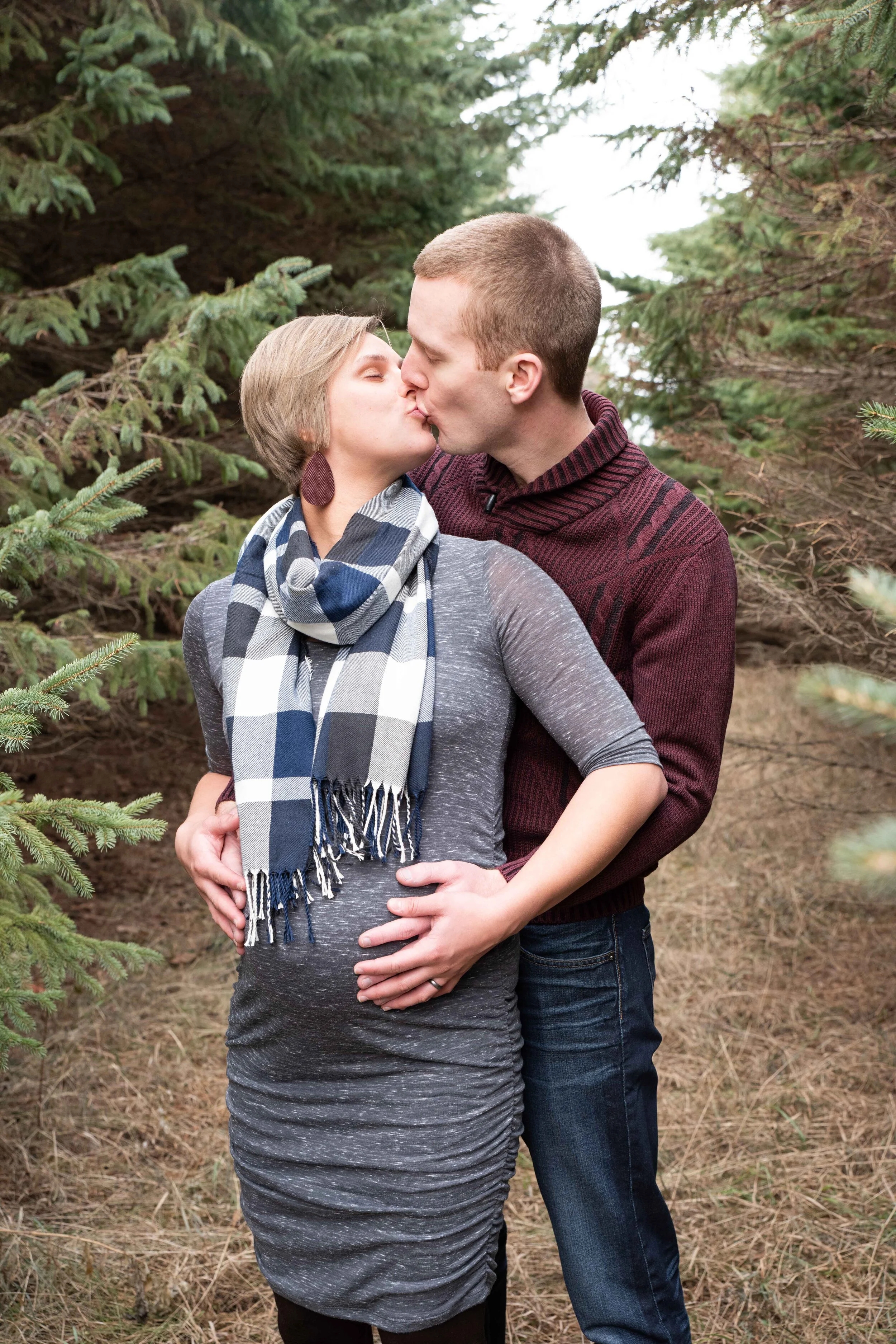 Woven Imaging-Pregnancy Photos-Nelson Family-Jamestown-ND (4 of 17).JPG
