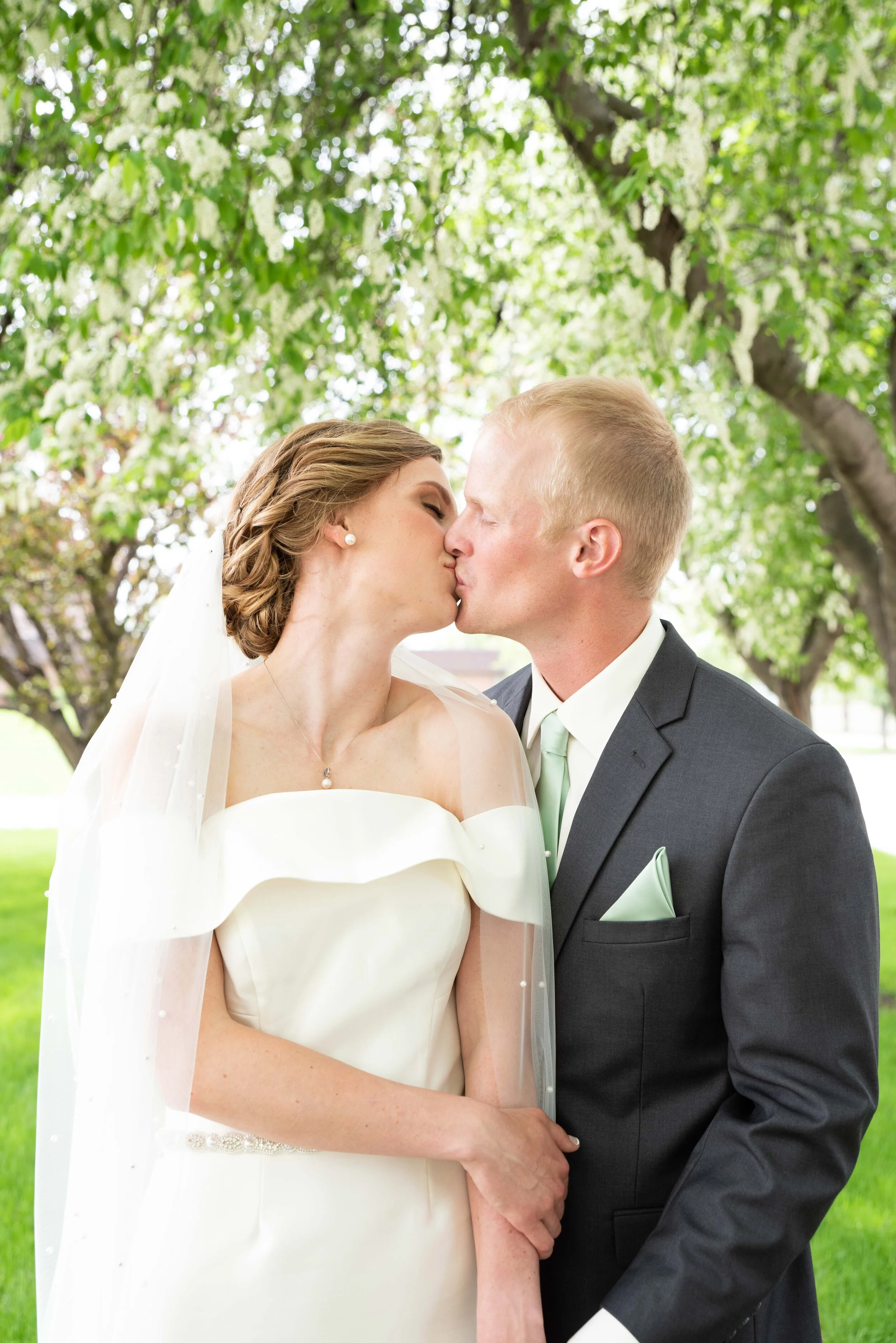 FAITH EVANGELICAL FREE CHURCH WEDDING, GRAND FORKS, ND | WILL &amp; JULIA