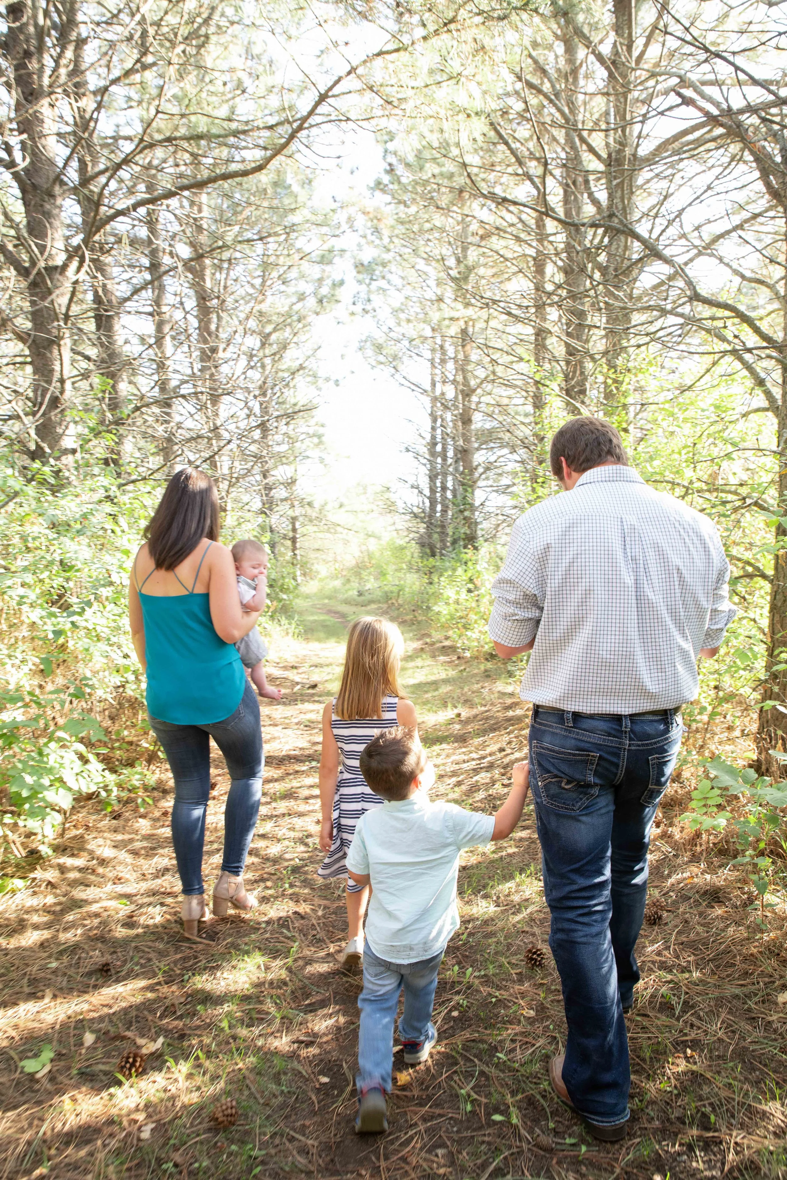 fall-family-photos-pipestem-jamestown-nd-photographer-woven-imaging-wanzek-family-17.jpg