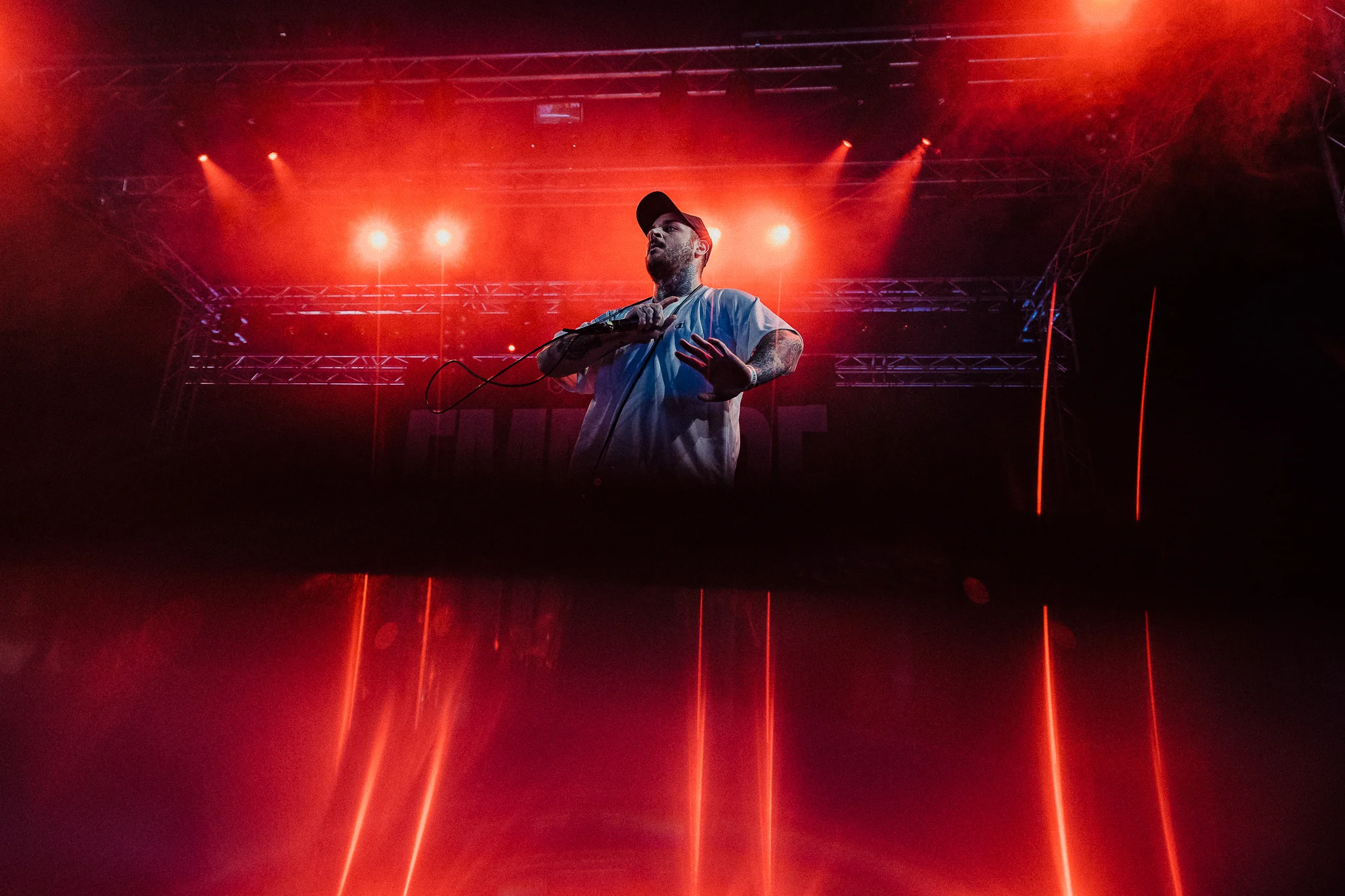 BRSA_varsitymusicmagJera-On-Air-Emmure_RVB.jpg