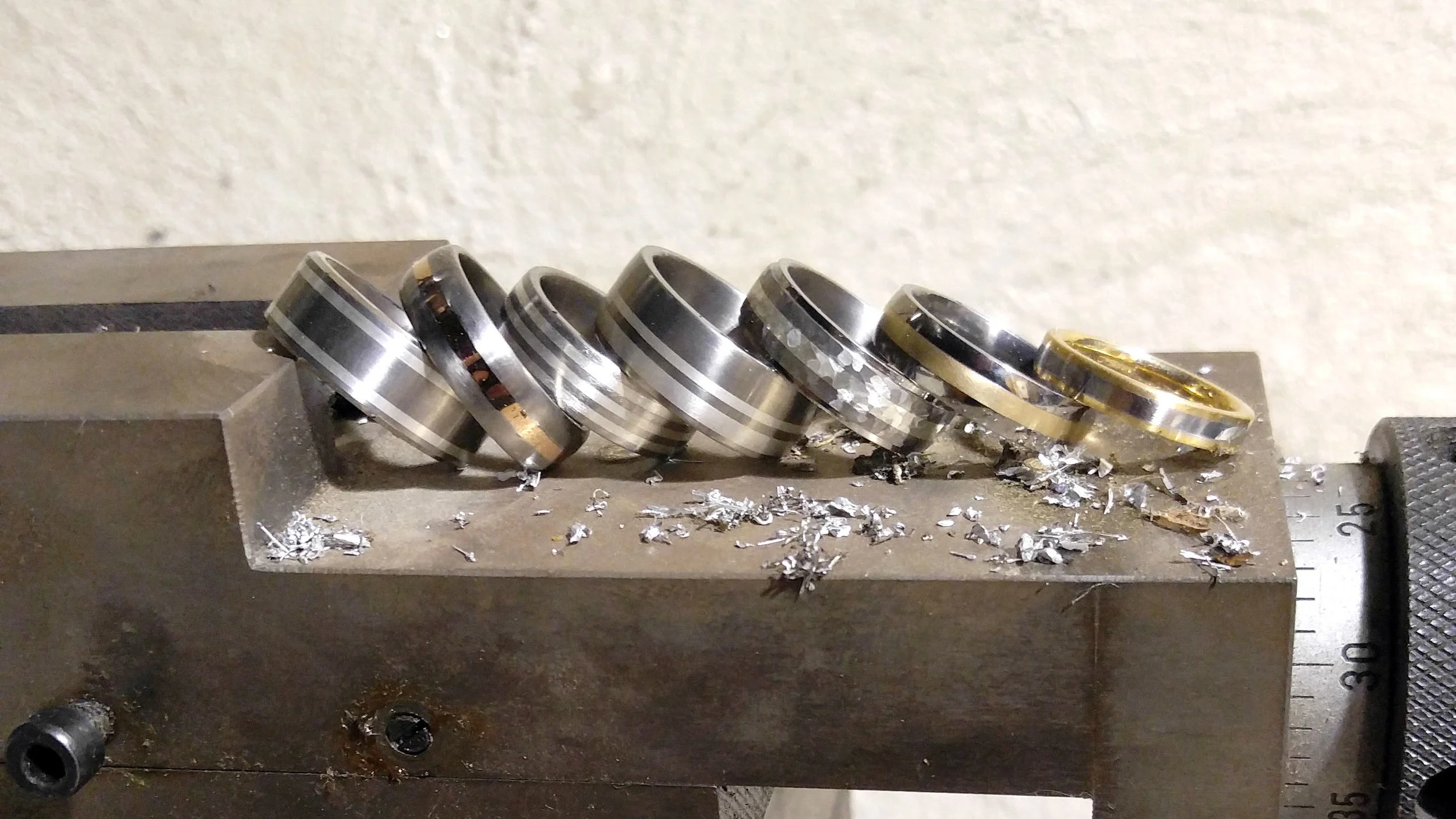 darvier-machined-wedding-bands.jpg