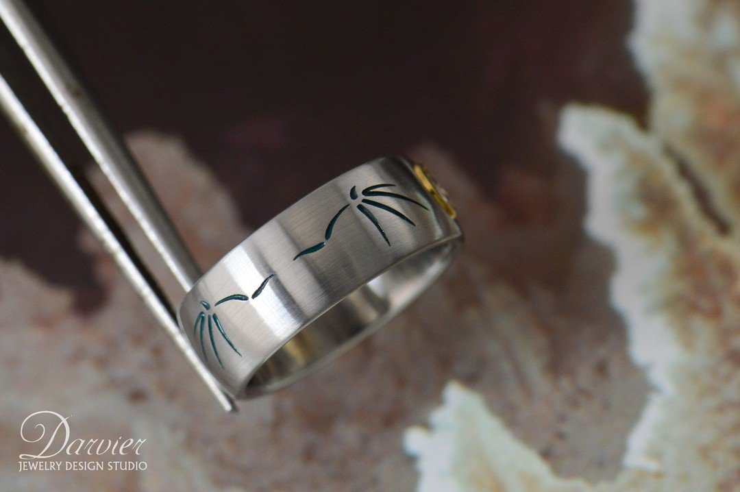 🦇 Cheers to #BatAppreciationDay! 🦇 For the couple who loves bats as much as they love each other, we've crafted a wedding band that's as unique as their quirky personalities. Why settle for ordinary when you can have something truly batty and bespo