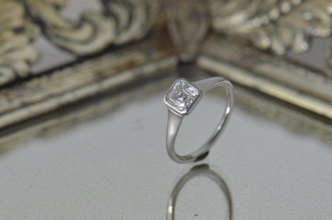 darvier-ascher-diamond-platinum-brushed-engagement-ring.jpg