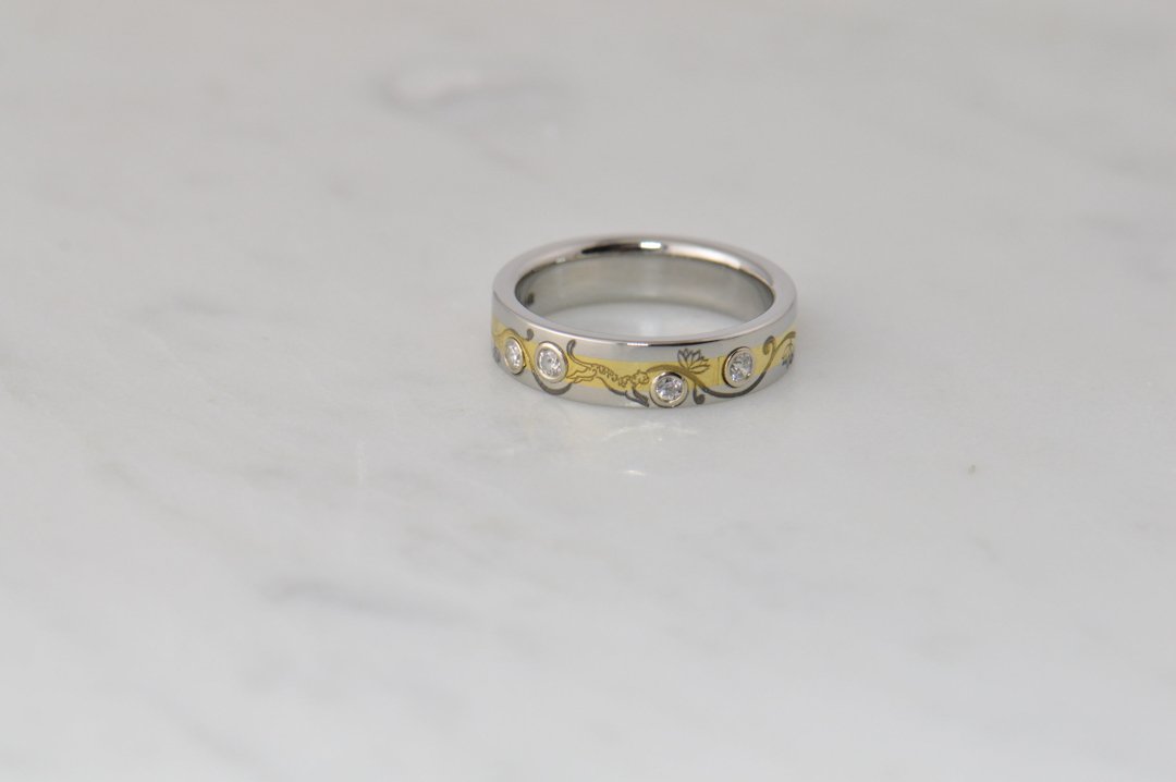 darvier-tiger-lily-gold-diamond-ring.jpg
