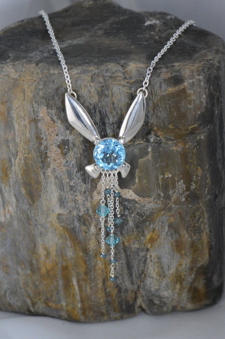 darvier-zelda-navi-necklace-blue-diamond-and-topaz.jpg