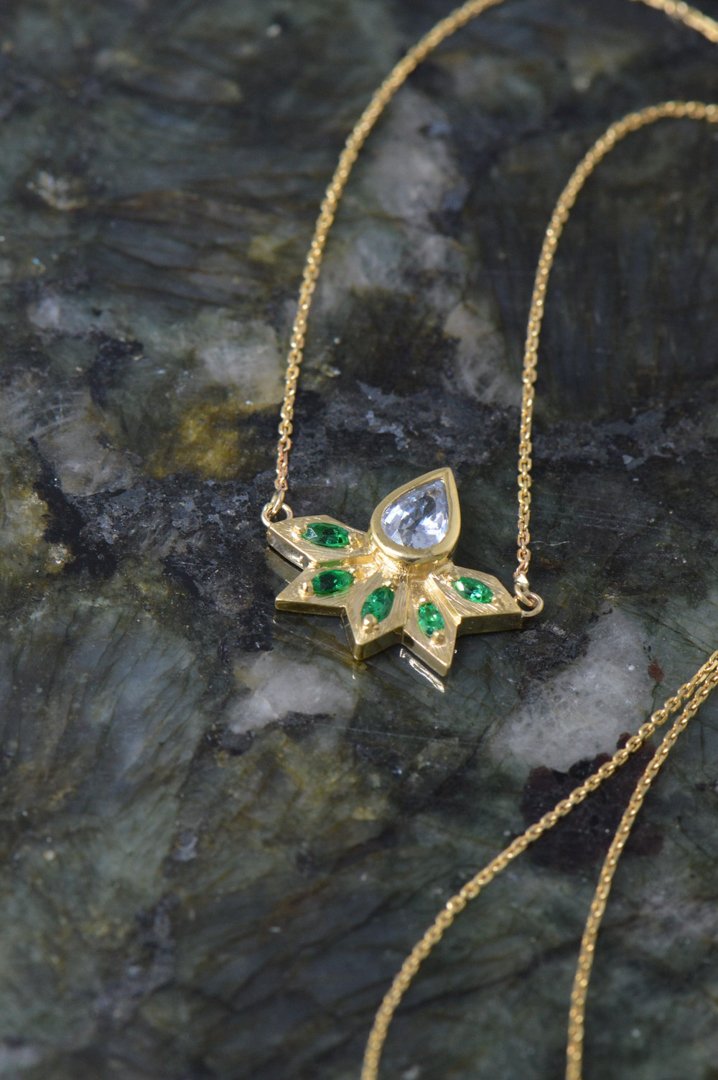 darvier-emerald-light-blue-sapphire-pear-cut-necklace.jpg