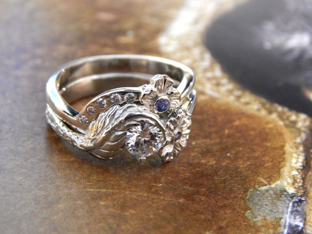 darvier-hand-carved-diamond-sapphire-wedding-set-organic.jpg