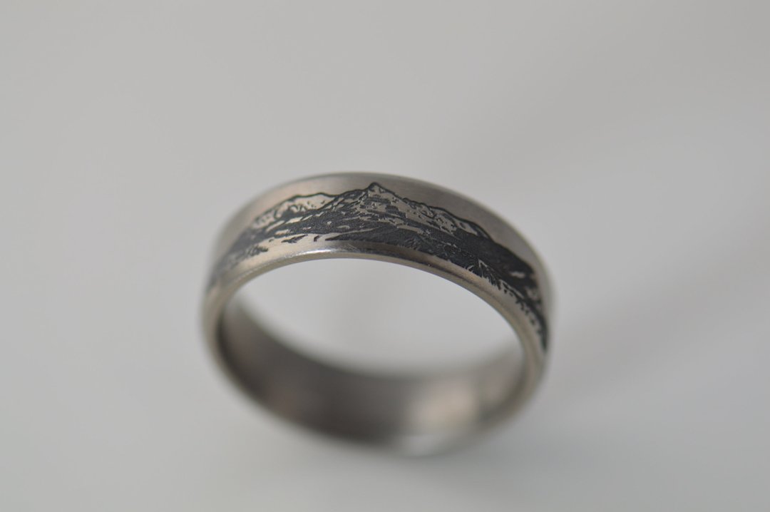 darvier-laser-engraved-mtn-art-ring.jpg