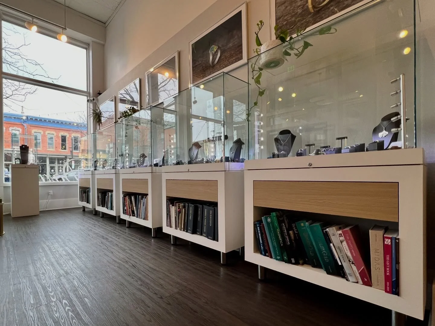 If you ever wonder where some of our design ideas come from, look no further than our studio library. It&rsquo;s an eclectic mix of: ⚒️ Technical metalsmithing guides 🪐 Science books on space (for that cosmic inspiration) 🏛️ Art history 🔥 and a he