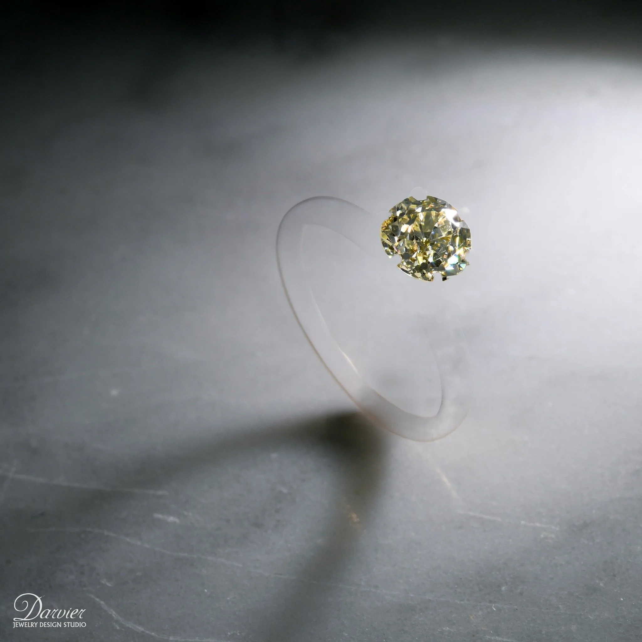 At Darvier, we&rsquo;ve led the way in custom metallurgy. Now, we&rsquo;re bringing quiet luxury to a whole new level. Meet Aether-Gold&trade;: the world&rsquo;s first completely transparent precious metal. ✨

Created in our Fort Collins lab using a 