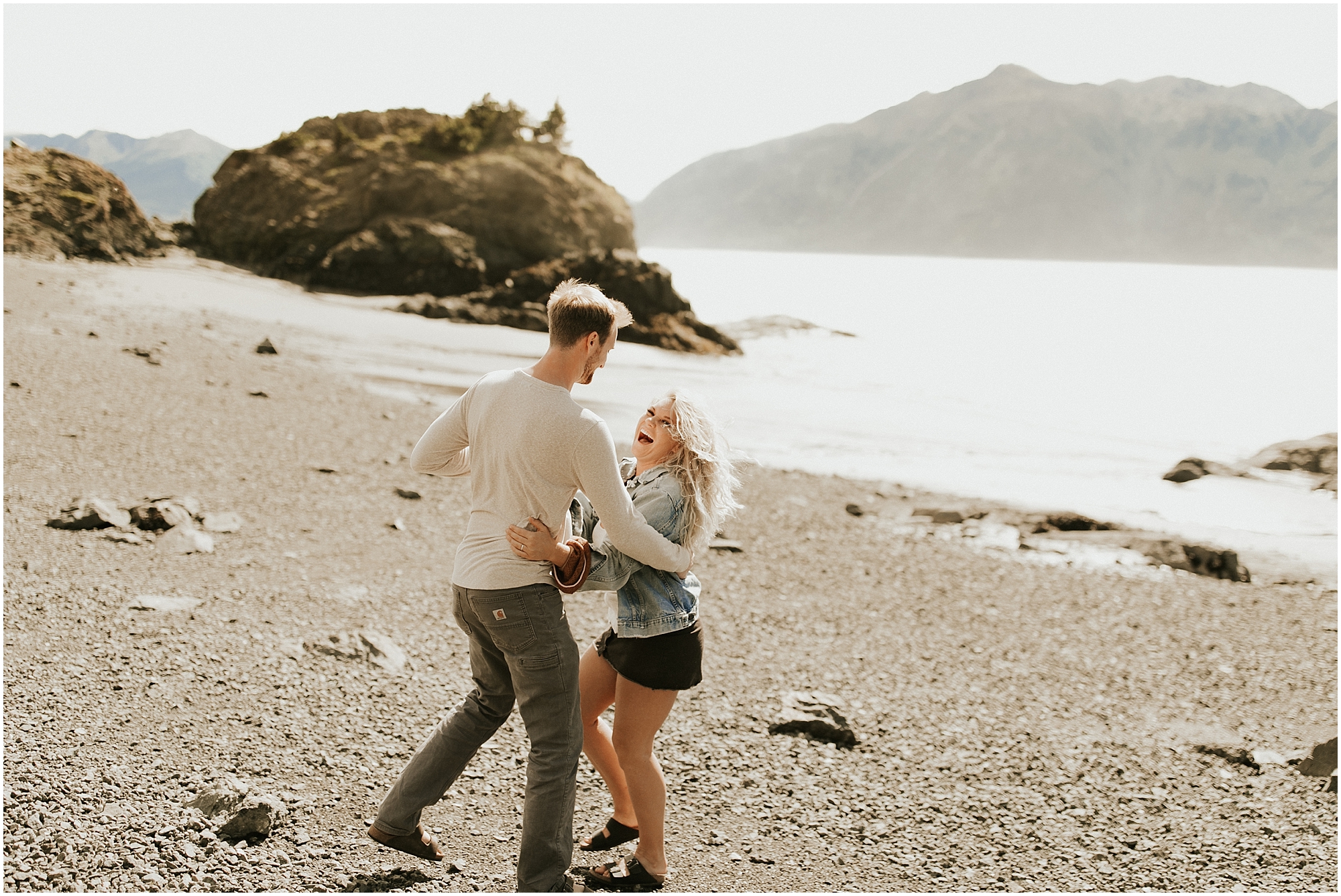 Beluga Point Alaska Lovers_Cassie Trottier Photography1019.jpg