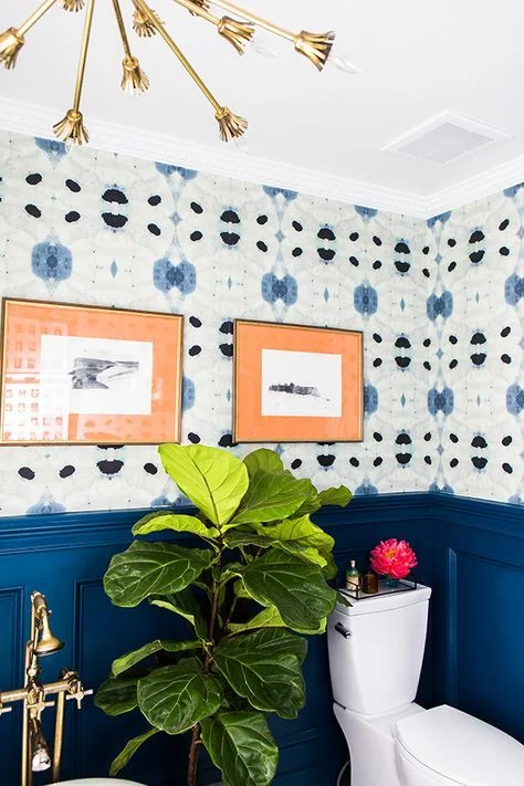 And finally, a little color never hurt nobody. I love the blues in this Eskayel wallpaper. Their line is an absolute favorite of mine. The extra pops of color in this room really work for me too. Image Credit: Pinterest