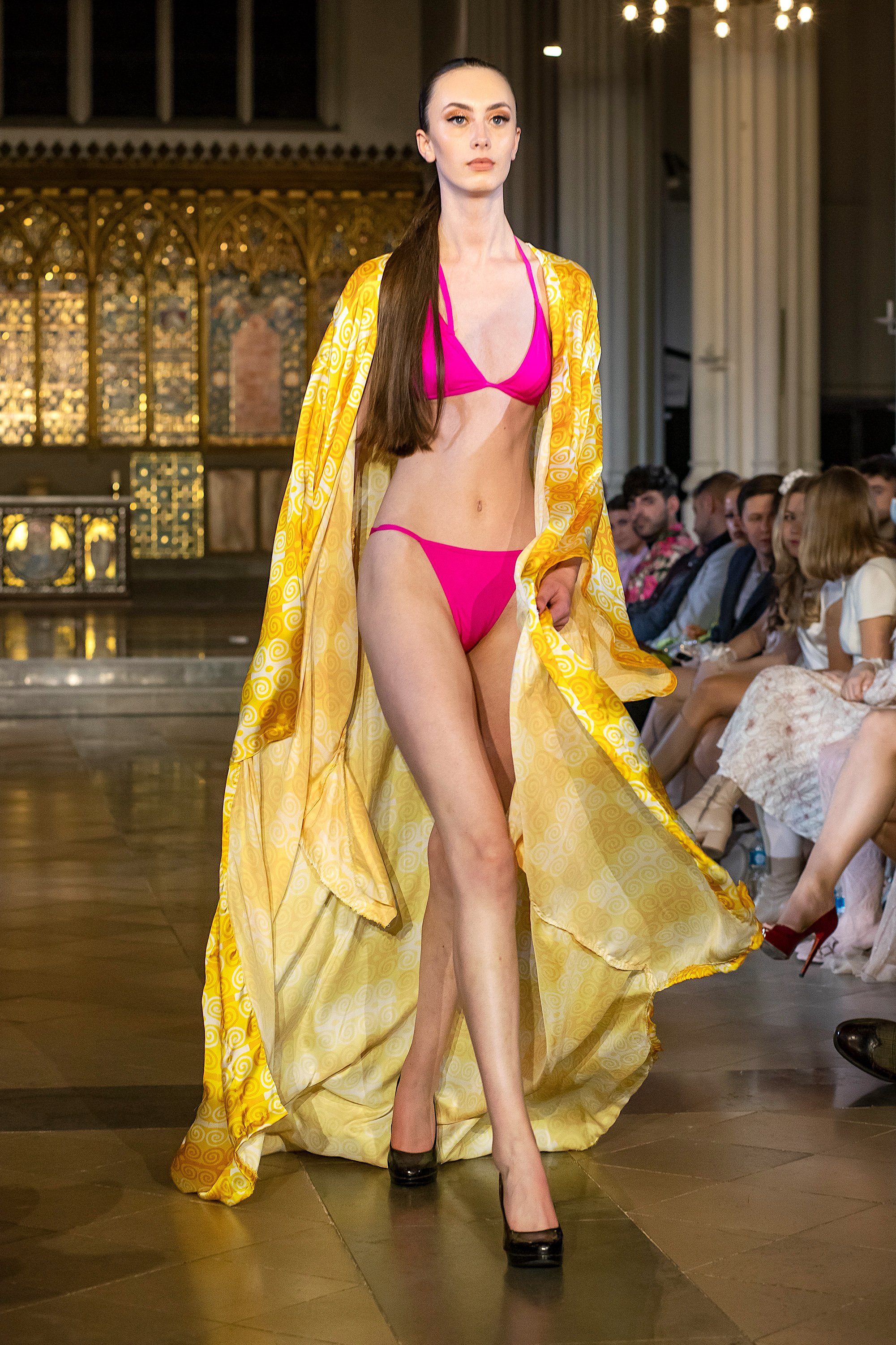 2022-02-LFW-FashionsFinestUK-08-Seronga-GregGutbezahl-013.jpg