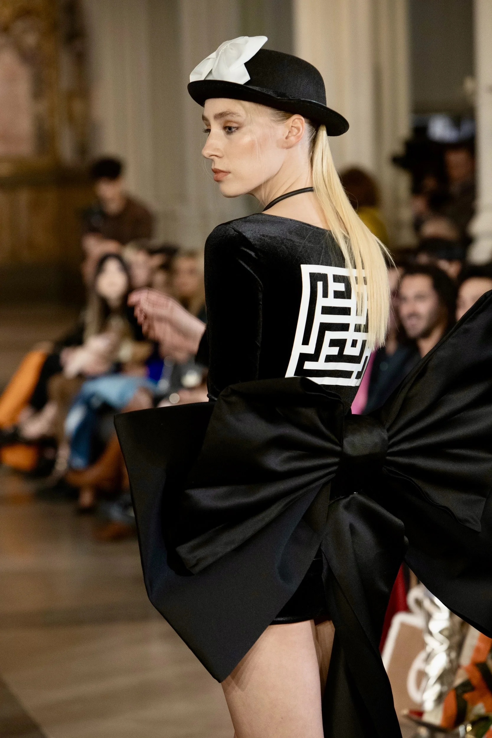2023-02-LFW-FashionsFinest-Emma-Azizi-GregGUTBEZAHL-063.jpg