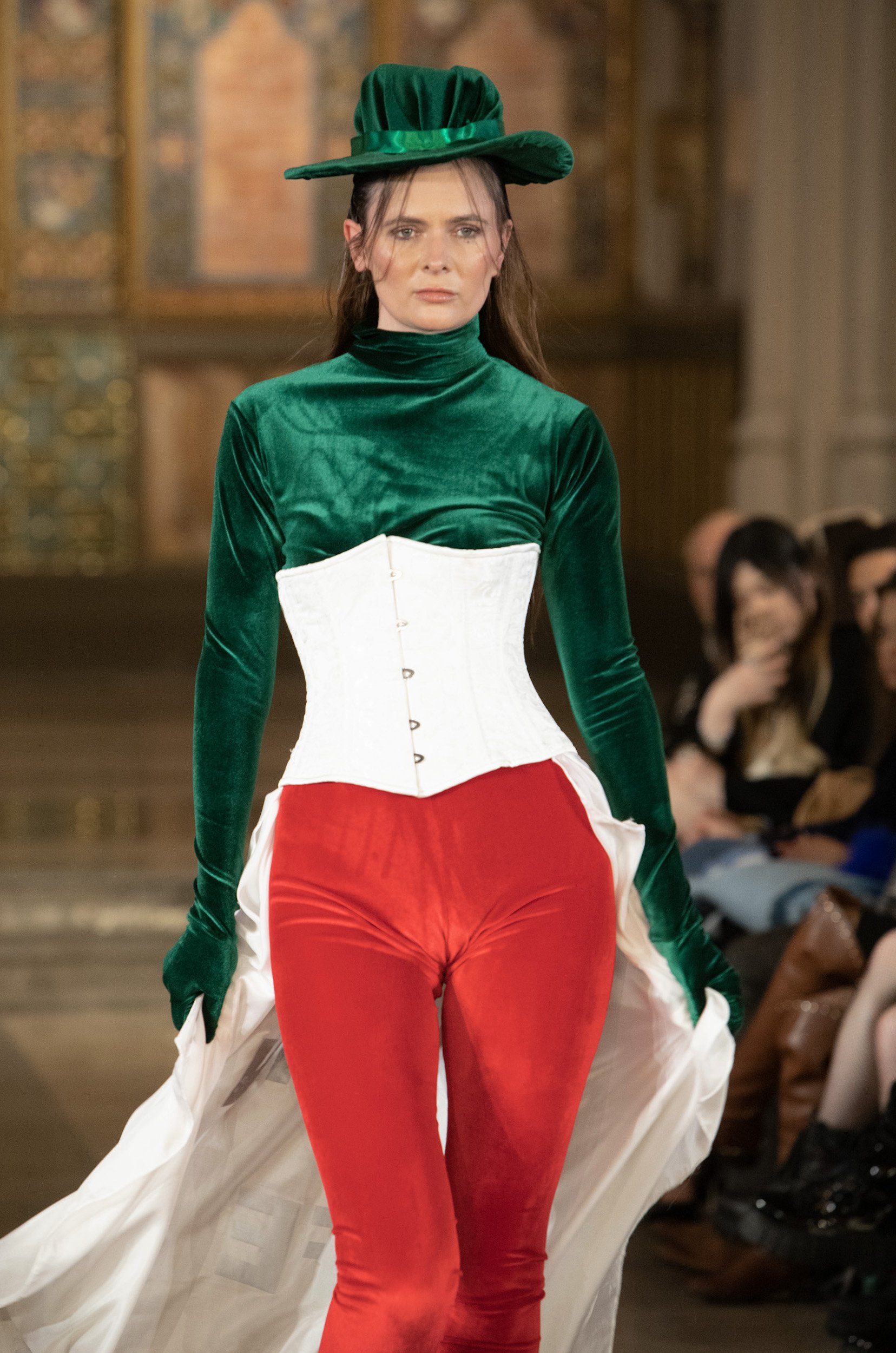 2023-02-LFW-FashionsFinest-Emma-Azizi-GregGUTBEZAHL-017.jpg