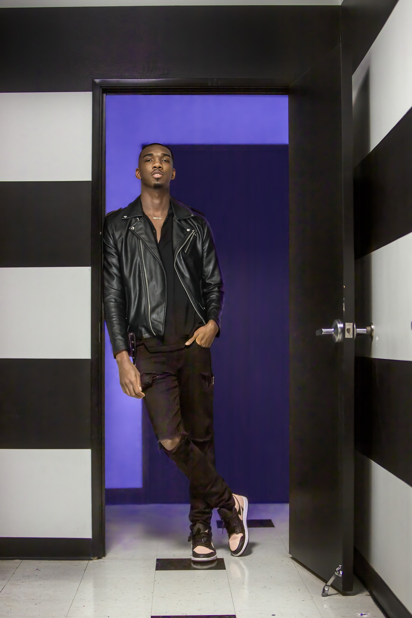 2022-11-FASHION-Dallas Society-FW-BTS-GregGutbezahl-011.jpg