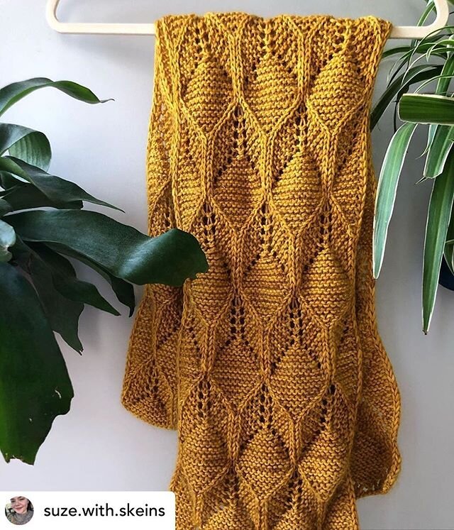 This Beeswax Scarf knit by @suze.with.skeins is such a perfect golden honey colour, and I bet the mohair makes it extra cosy! 🍯
.
Posted @withregram &bull; @suze.with.skeins A piece of which I&rsquo;m particularly proud, long since packed away until