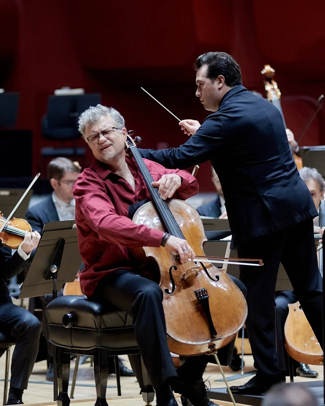 It was a deep pleasure, as always, to be with the excellent Orchestre philharmonique de Strasbourg @ops_strasbourg for some intense music-making. 

Thanks to Res Music @resmusica  for the review! 

"Always restrained in his gestures, Robert Trev