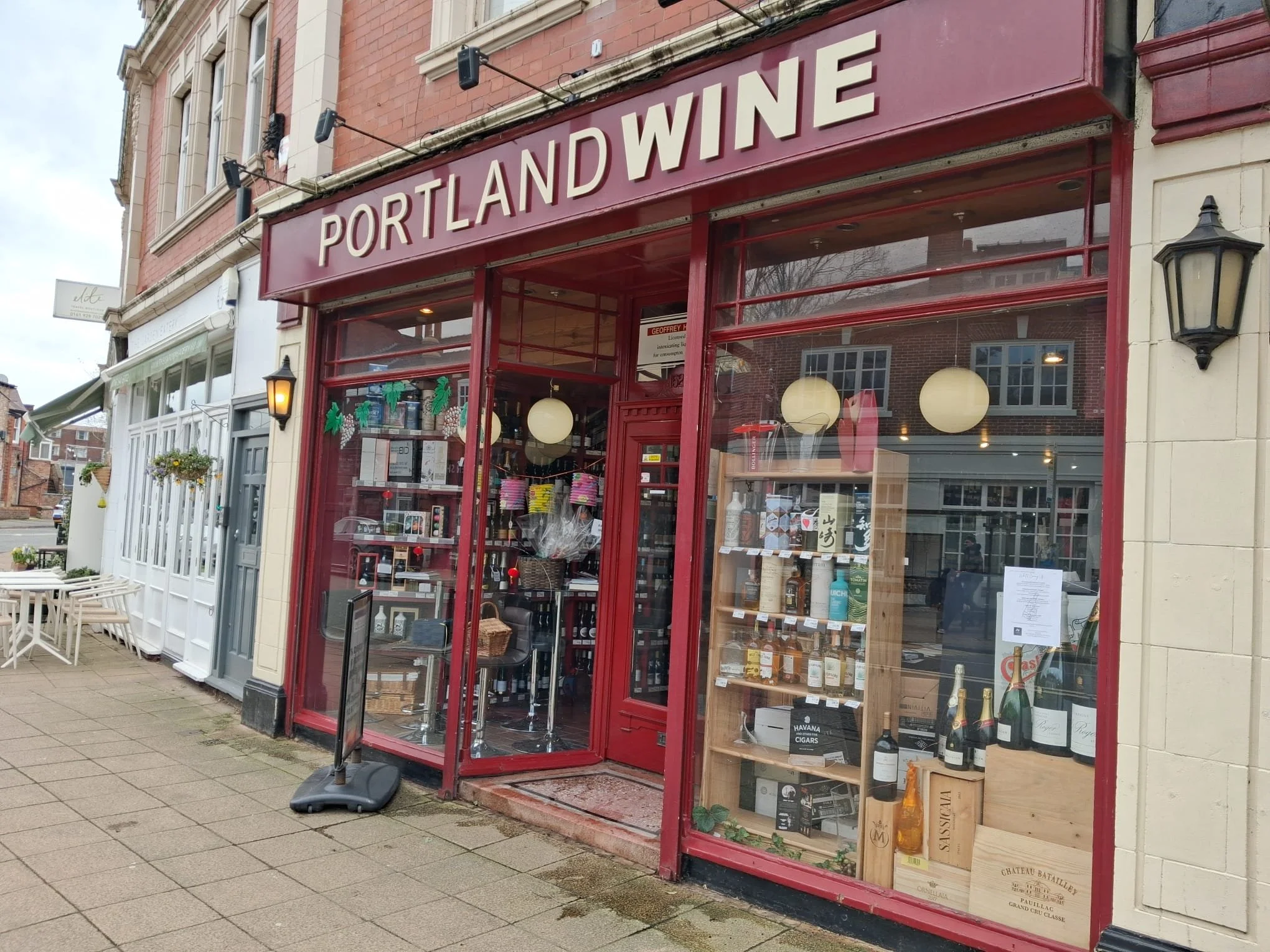 This is Portland Wine Hale.

Right at the heart of the Village, we're based 30 seconds walk from Hale Railway Station and just nearby much loved businesses like @riva_hale  @thegardeneatery  and @yogberries_limited 

Maybe you're unsure of what to ge