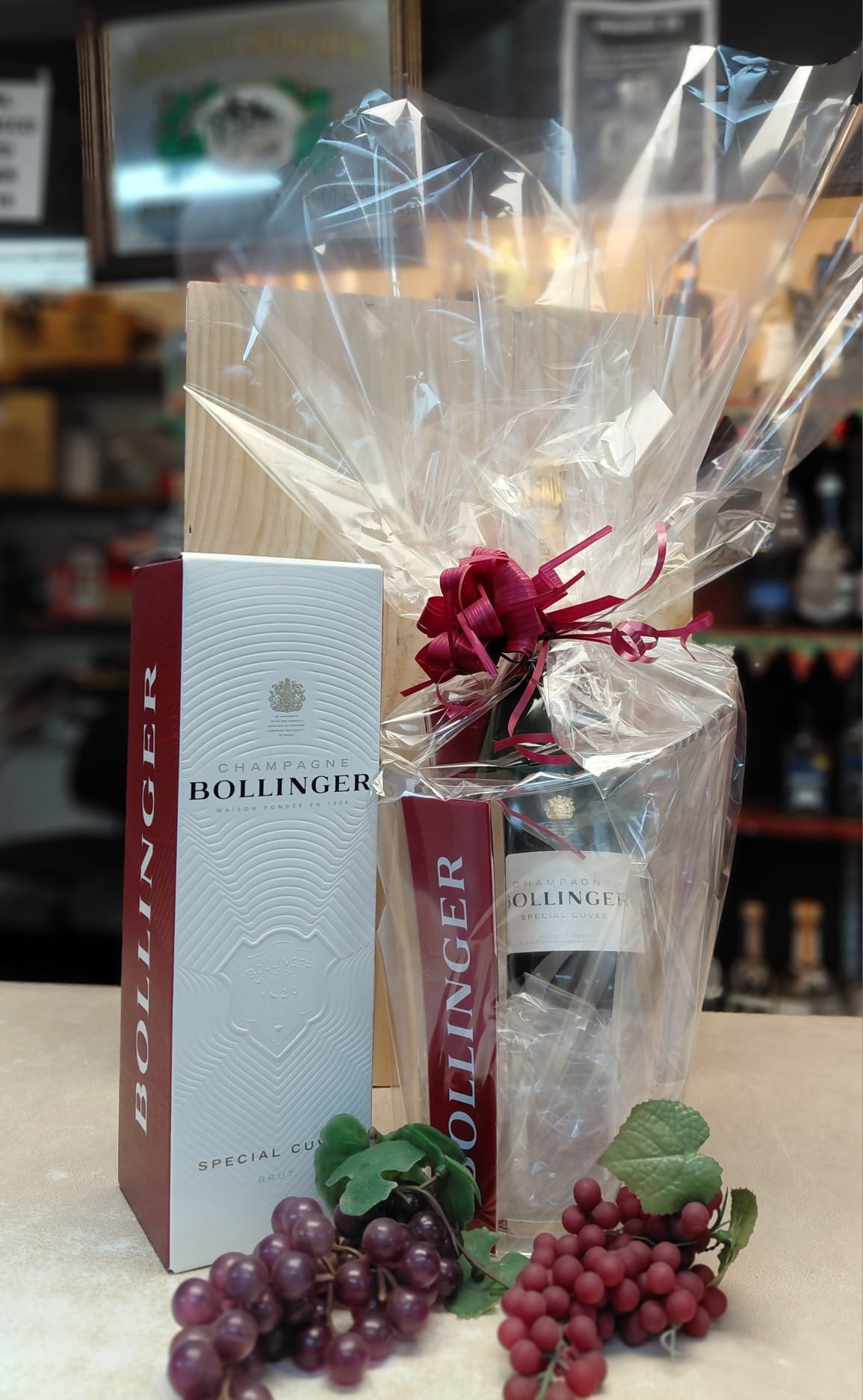 COMP*TITION TIME 

To w*n this lovely bottle of Bollinger simple
- Like this post
- Share this post
- Comment who you'd share this bottle with

Multiple entries allowed so comment away

Entries close at Midday on Friday 10th April

The prize will be 