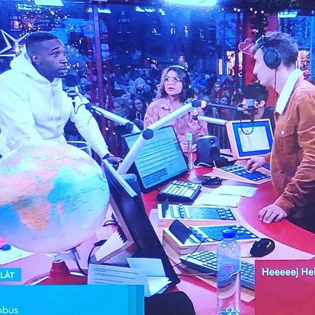 Arantxa och Ison fr&aring;n @helgenip3 &auml;r med i Musikhj&auml;lpen och t&auml;vlar ut m&ouml;jligheten att f&aring; vara med och v&auml;lja g&auml;st i Langa luren, vara med i direkts&auml;ndning och gr&auml;va i k&auml;ndisens mobil!