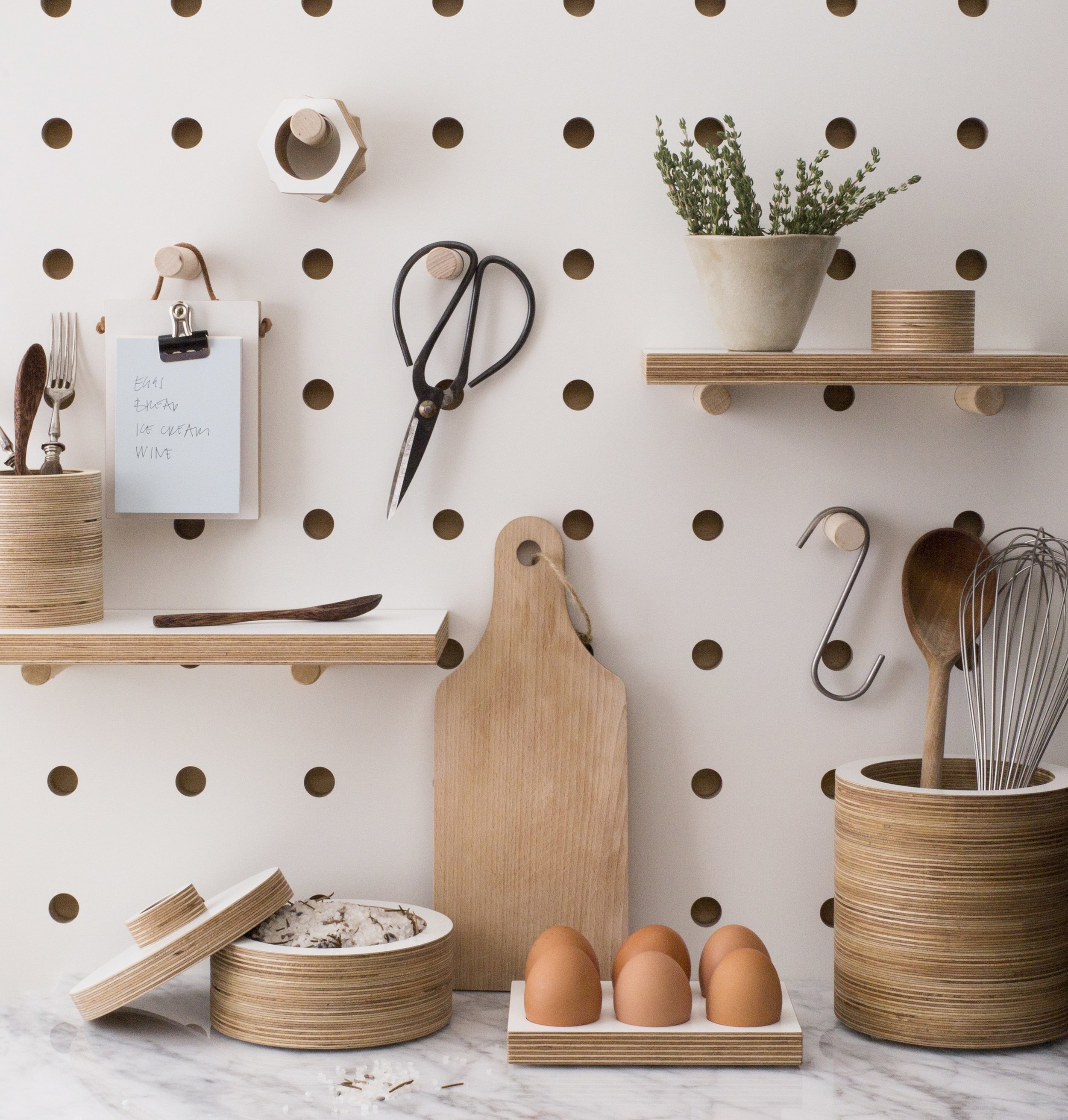 Kreisdesign_peg board_kitchen_worktop high res.jpg