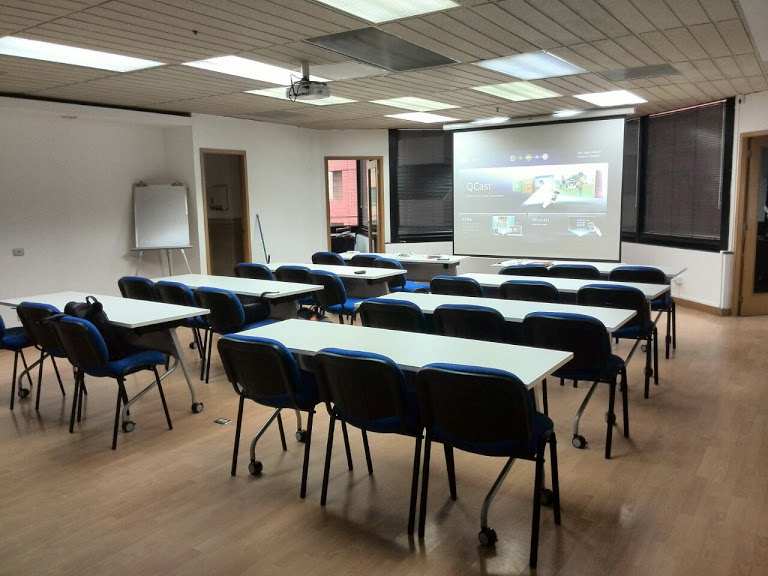 mesas de estudio y conferencias 1.jpeg