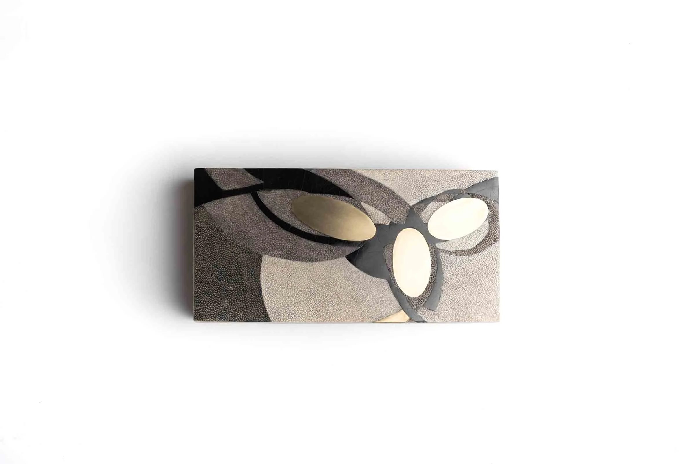 B45L-D149-V2-Product-shop-R&Y-Augousti-Texture-Shagreen-Shell-Interior-Decor-Accesories-Furniture.jpg