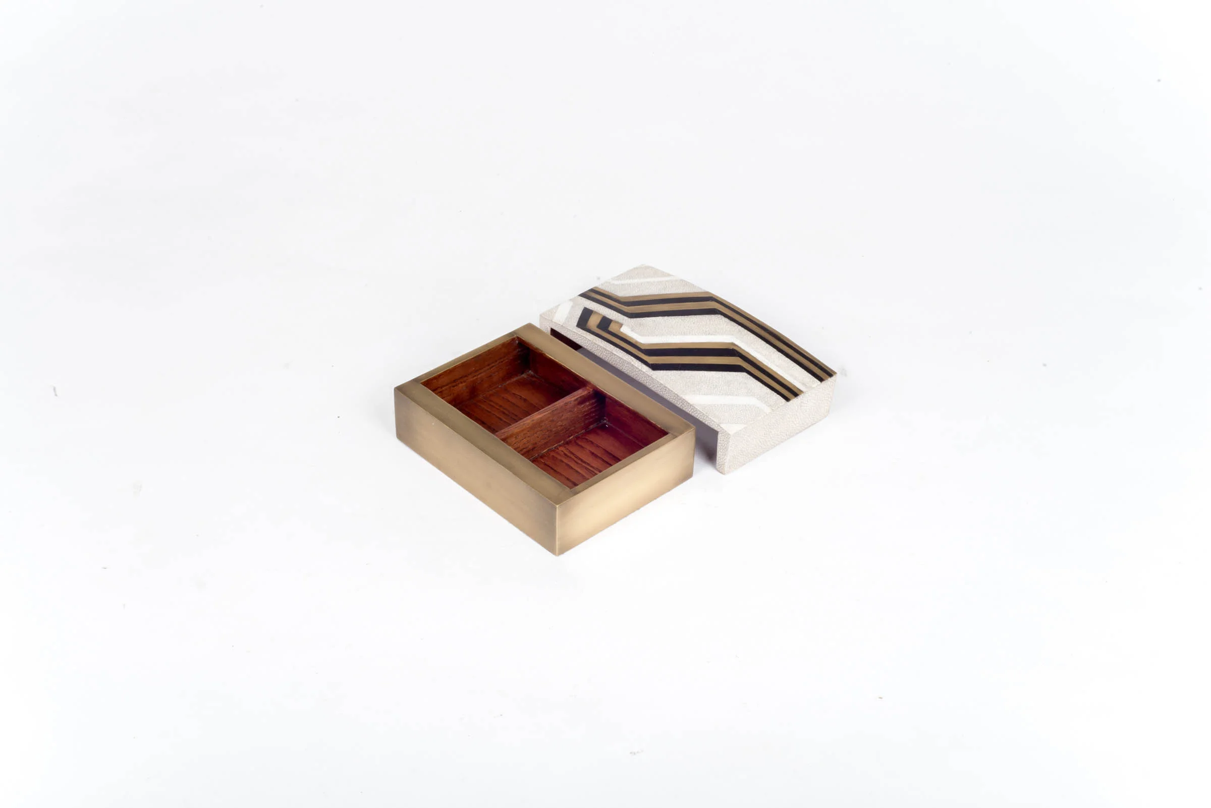 DA04-D153LT-V7-Product-shop-R&Y-Augousti-Texture-Shagreen-Shell-Interior-Decor-Accesories-Furniture.jpg