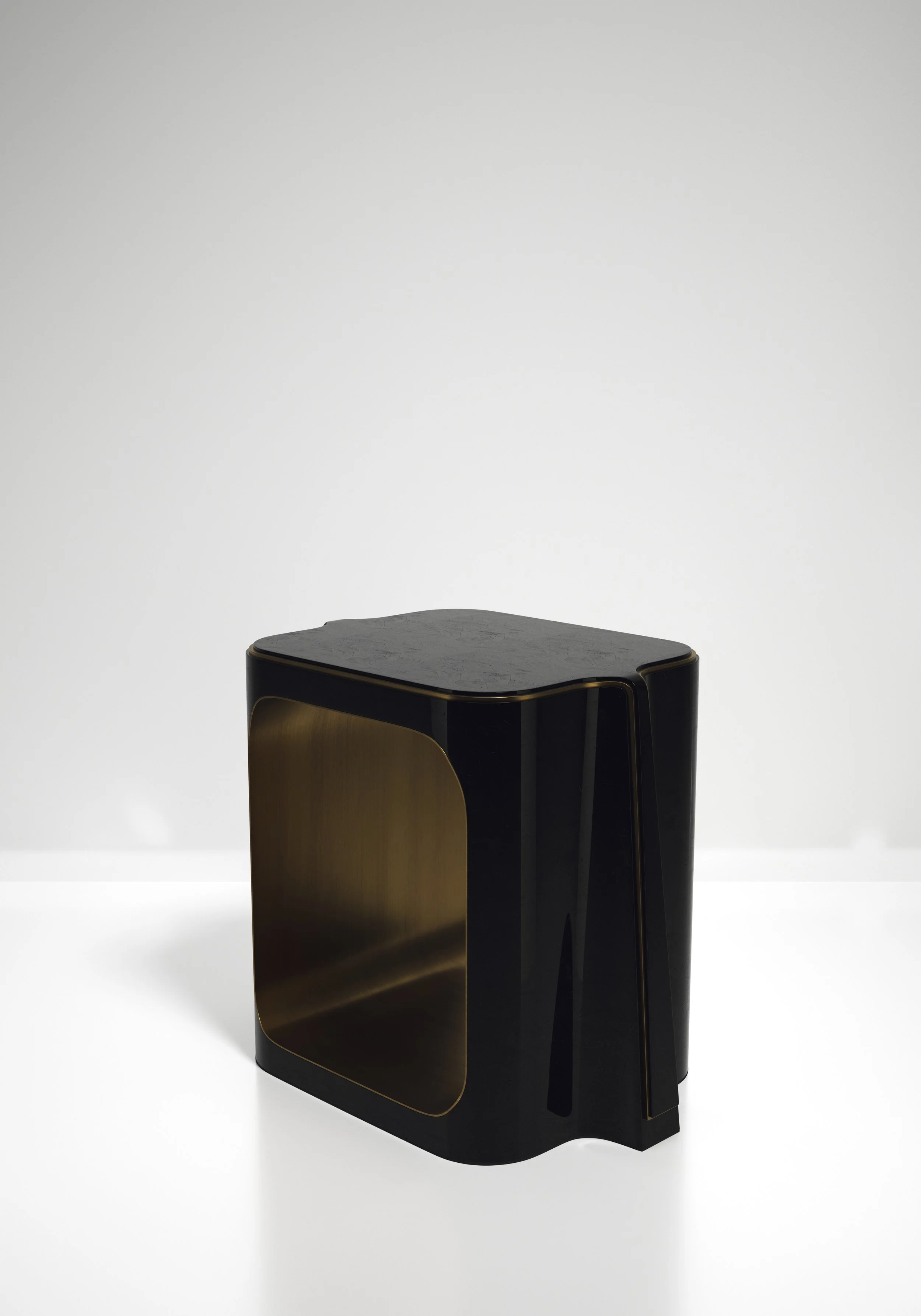 AXIS SIDE TABLE L90003.jpg