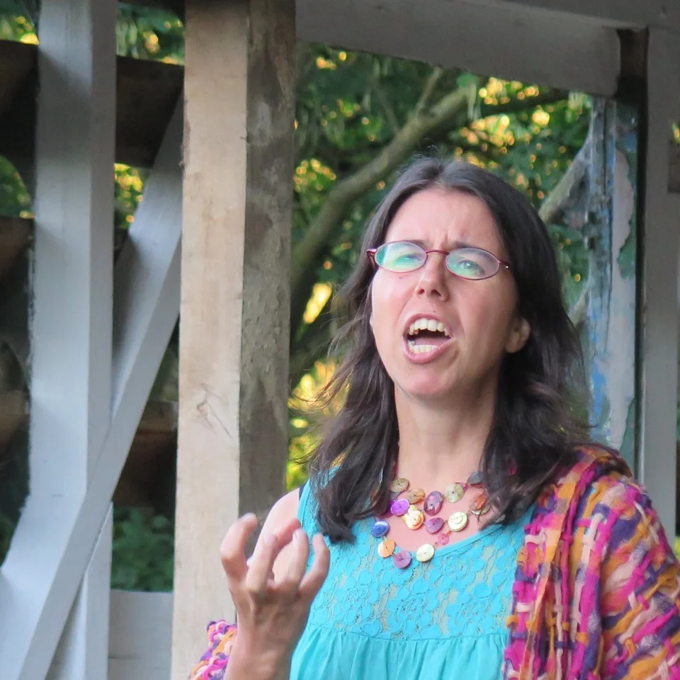 JACKIE SINGER Jackie Singer has always had one foot in the world of the arts and one foot in the world of healing. Her storytelling reaches into the space where transformation can occur, as much as her healing engages the imagination through story. Storytelling shows for adults include Marigolds and Ashes, a two-woman piece with Liz Rothschild, conceived as part of the Kicking the Bucket Festival of Living and Dying. Jackie also performs with the contemporary folk band Kismet, described by Oxford Folk Festival director as ‘Balm for the Soul’. Over a period of twenty years, Jackie has performed as a storyteller and musician at venues from Buddhafield Festival to the University of Oxford. She makes regular appearances at The Story Museum. Her personal passion is to tell the stories that bring alive the land, the cycle of seasons, and the forgotten wisdom of the Sacred Feminine. www.jackiesinger.co.uk