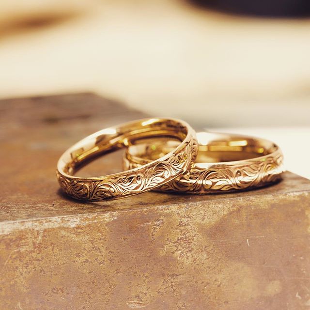 His and hers 18ct Rose Gold Wedding bands, handcrafted and engraved in our studio located in #Londons famous jewellery district #hattongarden 🎄🛍🎁🎉 #love #picoftheday #christmas #gift #giftideas #giftsforhim #christmasgifts #london #hattongarden #