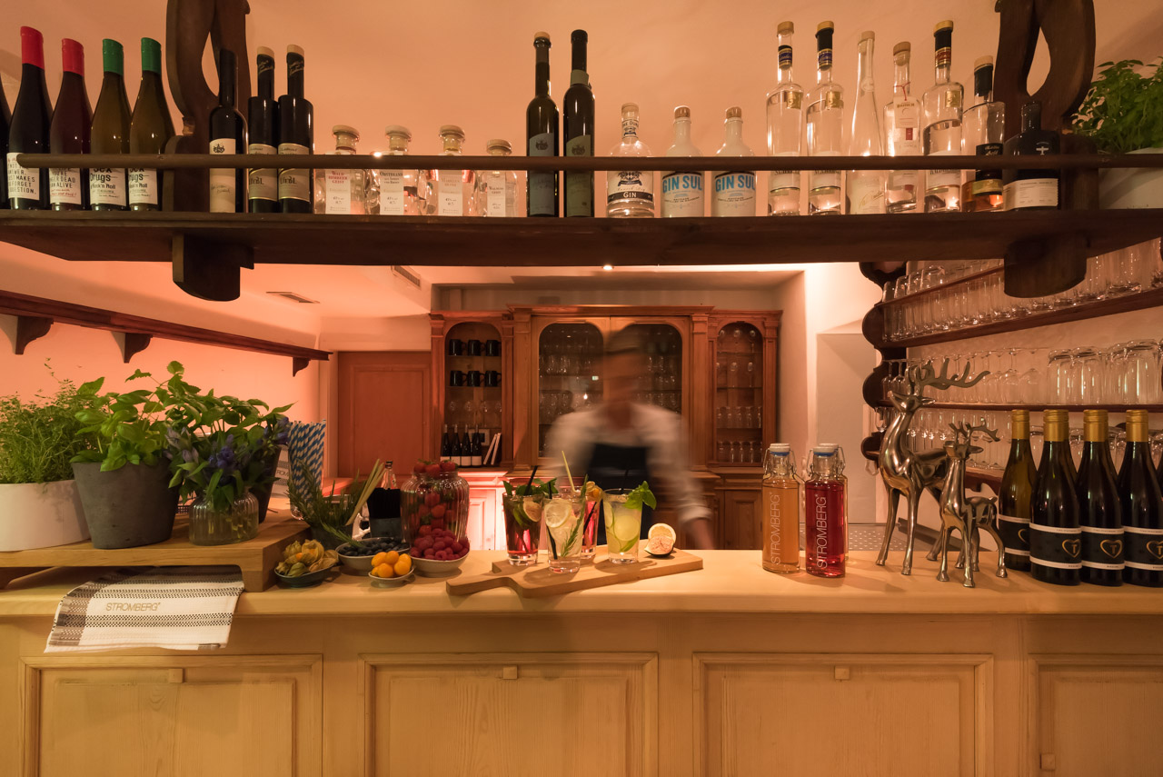 Barkeeper an der Bar im Tal1 München