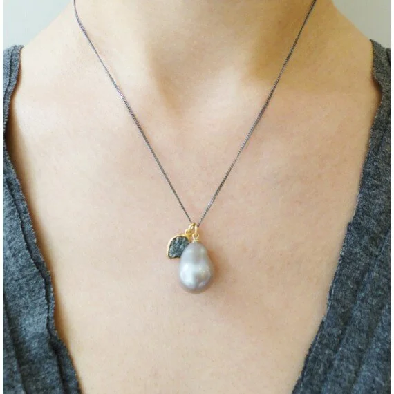 Rough Diamond \u0026 Grey Pearl Pendant 
