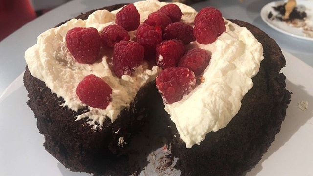 Two gorgeous Domini Kemp recipes for you from her most recent appearance on @rtetoday: a Chocolate Olive Oil Cake and a sublime Coffee Ice Cream: https://www.rte.ie/lifestyle/recipes/2019/0403/1040497-domini-kemps-chocolate-olive-oil-cake-today/
via 