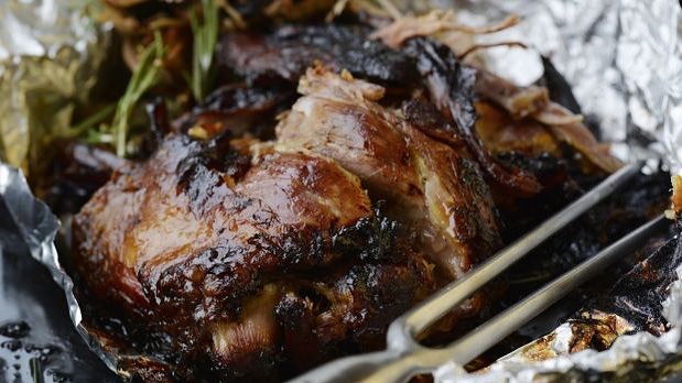 PERFECT EASTER SUNDAY RECIPE
With spring in the air and Easter Sunday coming, we thought you could use a delicious lamb recipe. You'll find this @dominikemp one on our blog: https://www.feast.ie/blog/2017/12/19/domini-kemps-favourites-roast-shoulder-