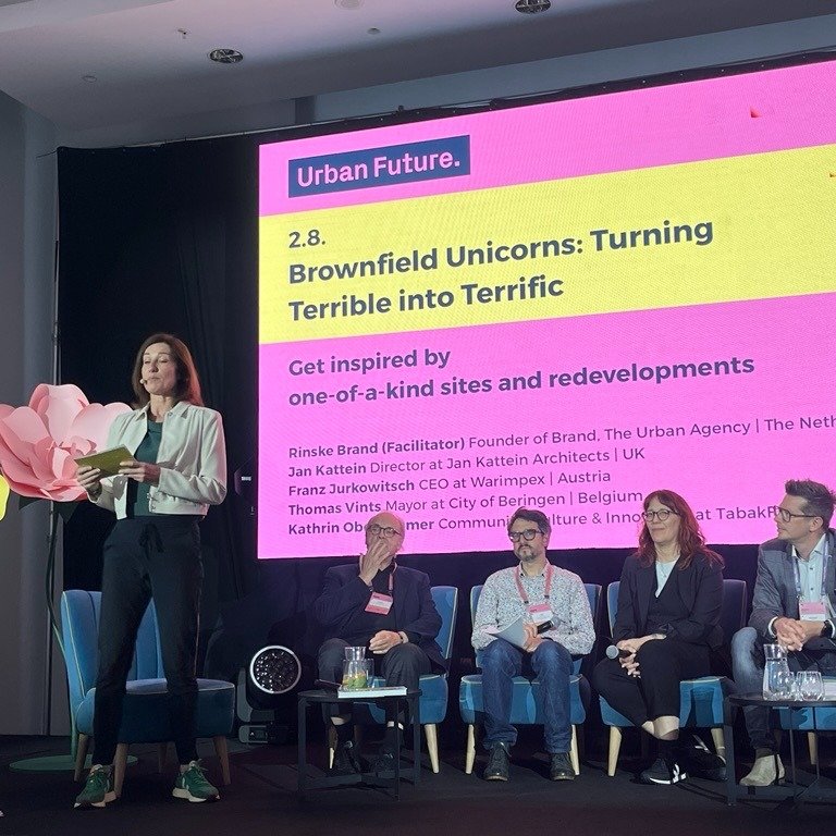 🌍 Urban Change, One Step at a Time

Wat een eer om te mogen spreken op het @urban__future congres in Ł&oacute;dź! Samen met bijna 2.000 urban change-makers dachten we na over hoe we steden beter kunnen maken. 

🎤 Ik mocht er spreken over be-MINE al
