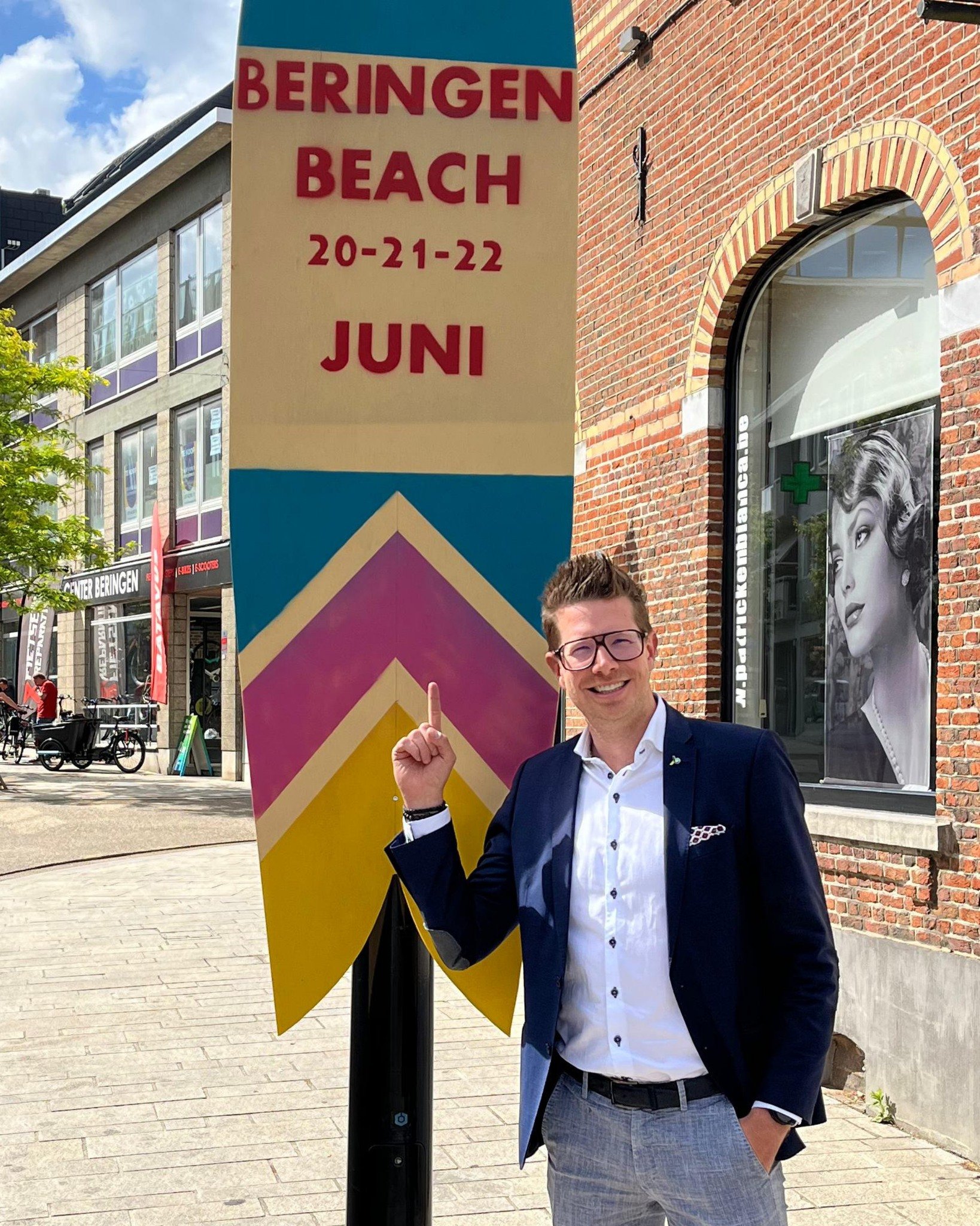 Klaar voor Beringen Beach? ☀️🏖️

Op 20, 21 en 22 juni wordt het centrum van Beringen omgetoverd tot een feestelijke zomerbestemming, met activiteiten voor jong en oud. 🎉🌴

Toegang = gratis! 

Zie ik je daar?👀