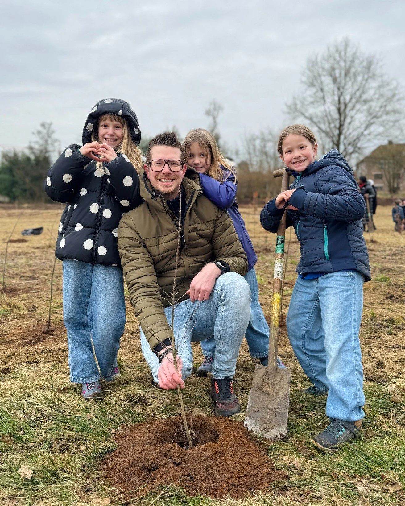 Beringen boomt! 🌳

Ook dit jaar voorzien we &eacute;&eacute;n gratis boom of struik voor elke Beringse tuin. Zo zorgen we samen voor meer groen in onze stad!

👉🏼 Tot en met 14 november kan je jouw exemplaar aanvragen via beringen.be/gratisboom. 
?