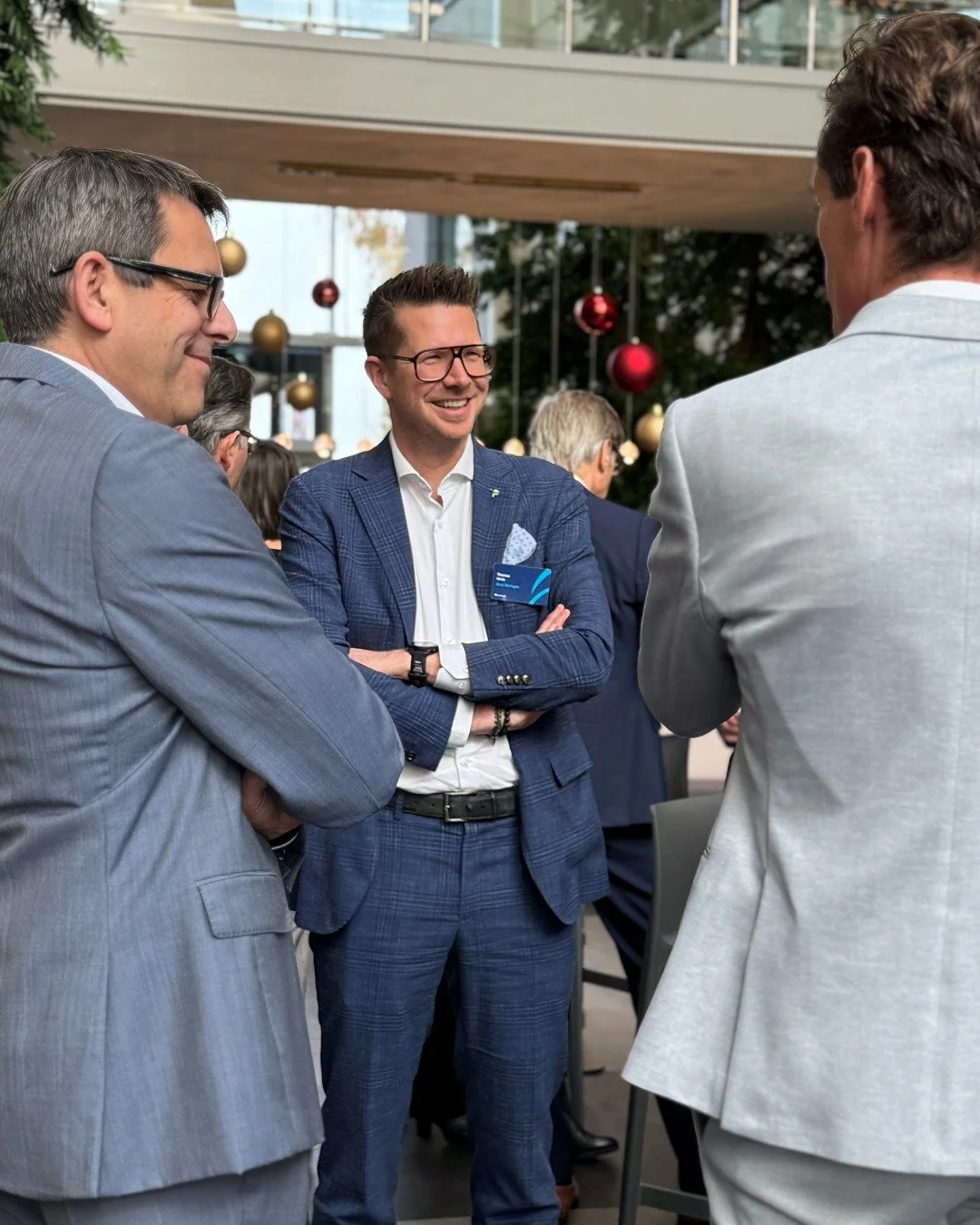 Wat als... plastic afval niet het einde was, maar het begin van iets nieuws? 

🥤Dankzij de gloednieuwe productielijn van Borealis op ons industrieterrein, krijgt plastic afval een tweede leven: als herbruikbare beker, verpakking of auto-onderdeel. 
