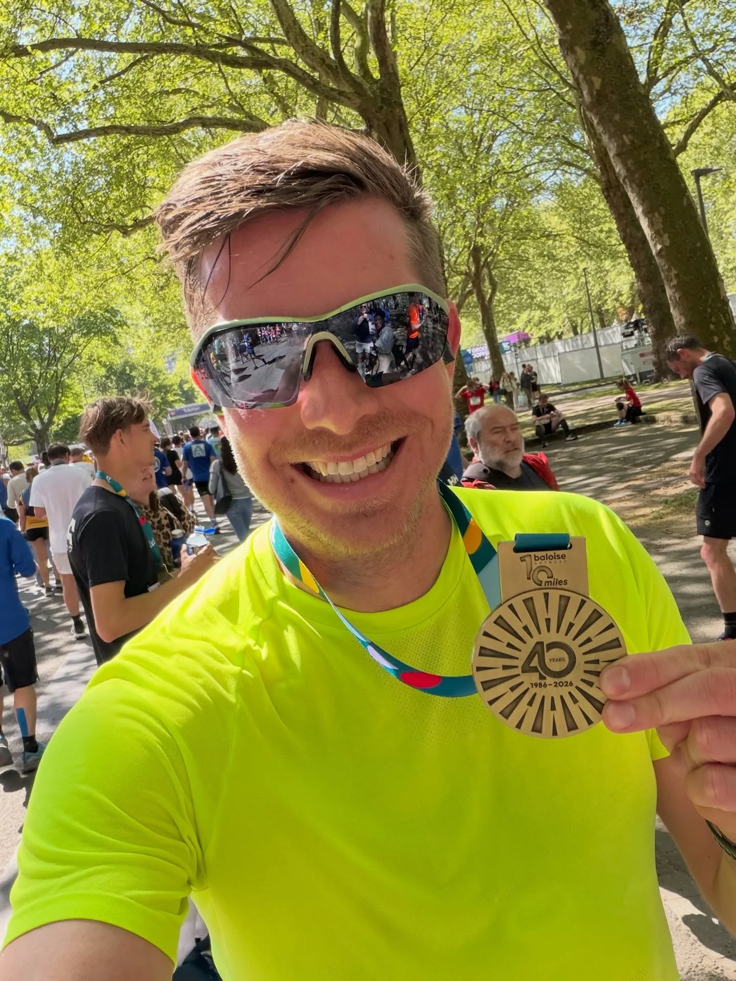 10 miles! Benen leeg, hoofd vol endorfines 🏁

✅ @antwerp10miles in the pocket❤️&zwj;🔥
Fantastische organisatie van @golazoenergy.be &amp; het team van @gbroekmans